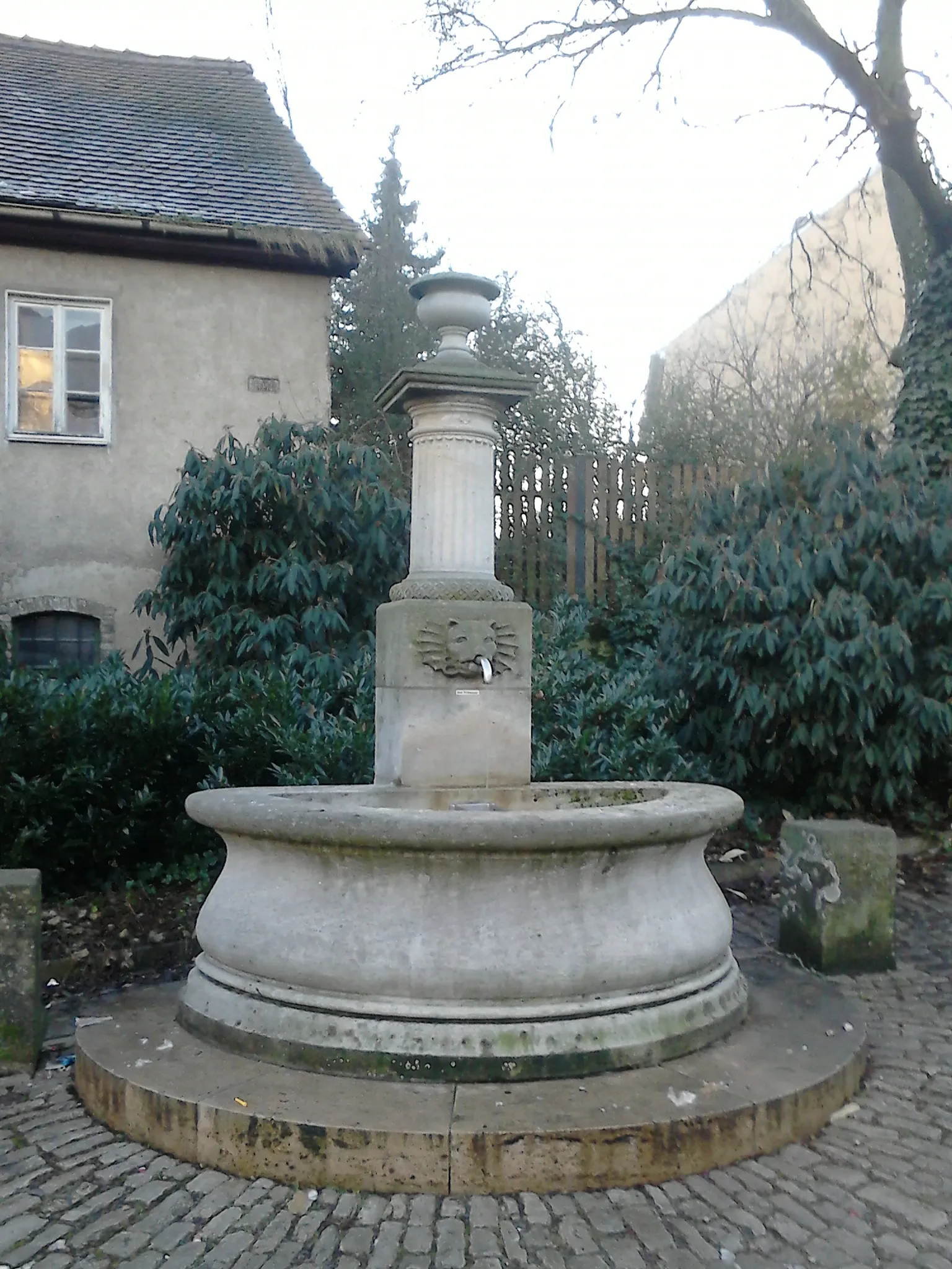 Photo showing: Bodebrunnen an der Gabelung Brühl/Wagnergasse in Weimar