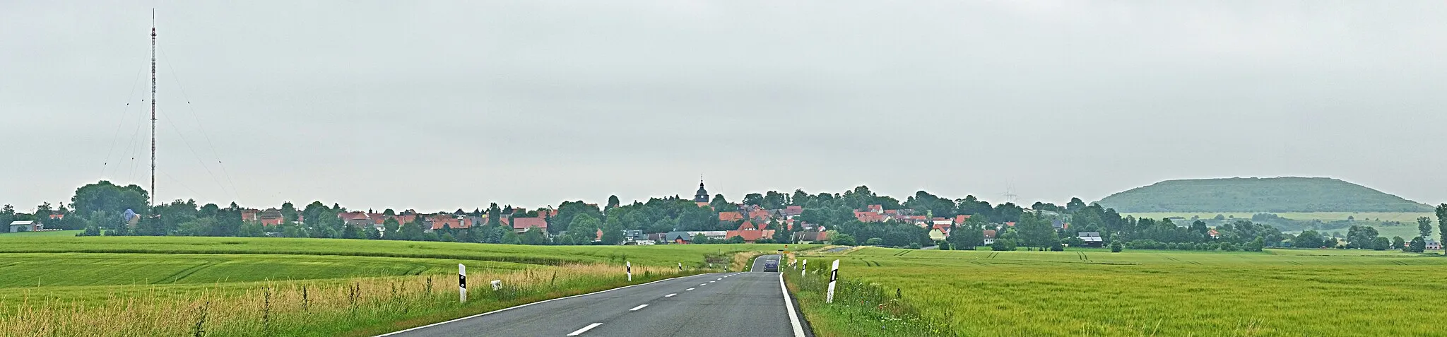 Photo showing: Keula (Helbedündorf) und Halde Menteroda