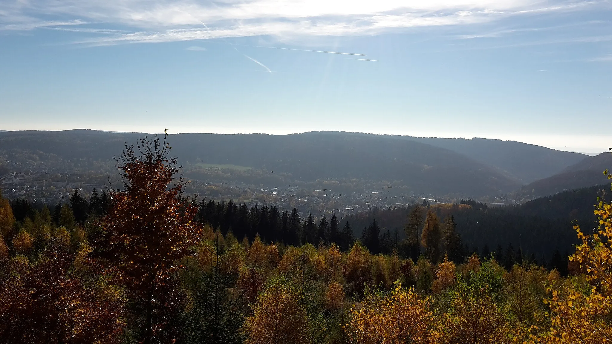 Photo showing: Blick auf Zella-Mehlis, Herbst, Richtung Mehlis
