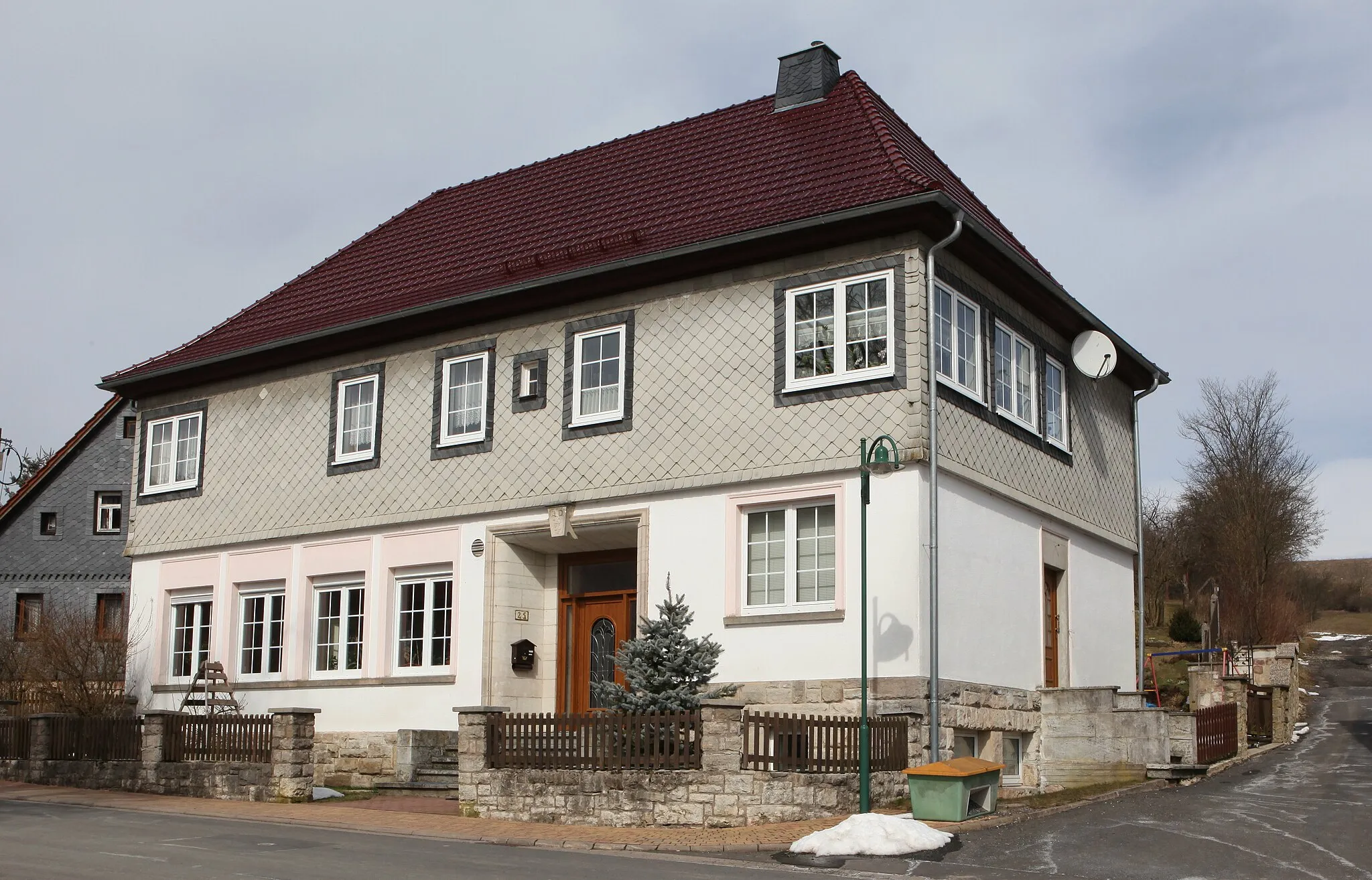 Photo showing: Ehemalige Schule in Poppenwind, OT von Auengrund, Landkreis Hildburghausen