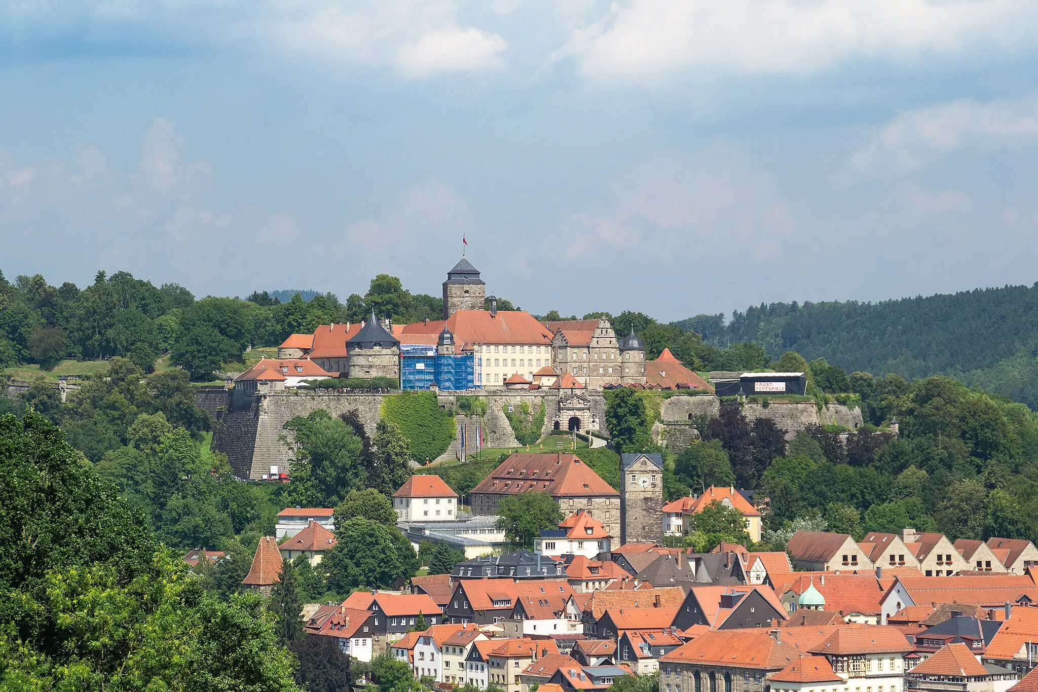 Photo showing: Die Festung Rosenberg über der Altstadt der oberfränkischen Stadt Kronach.