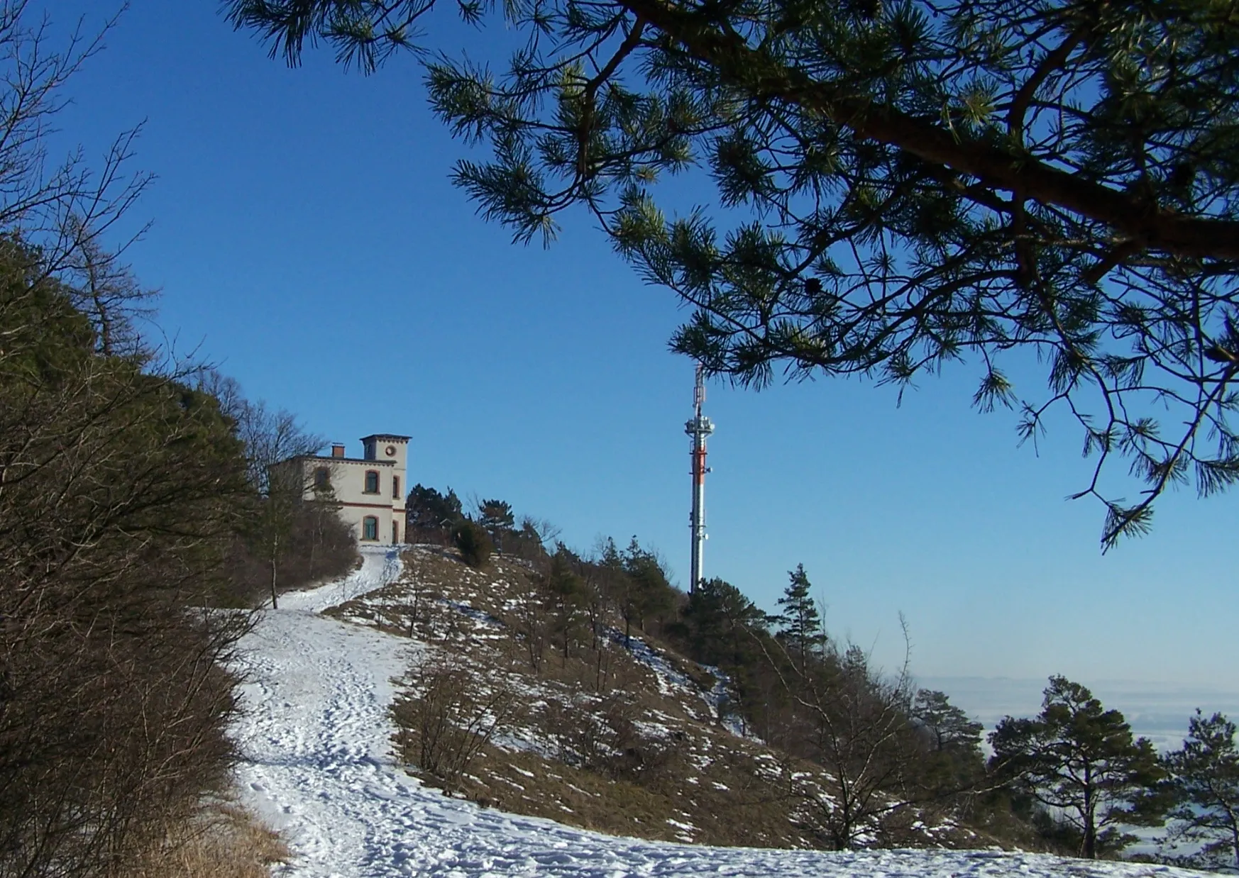 Photo showing: The Hoerselberghaus.