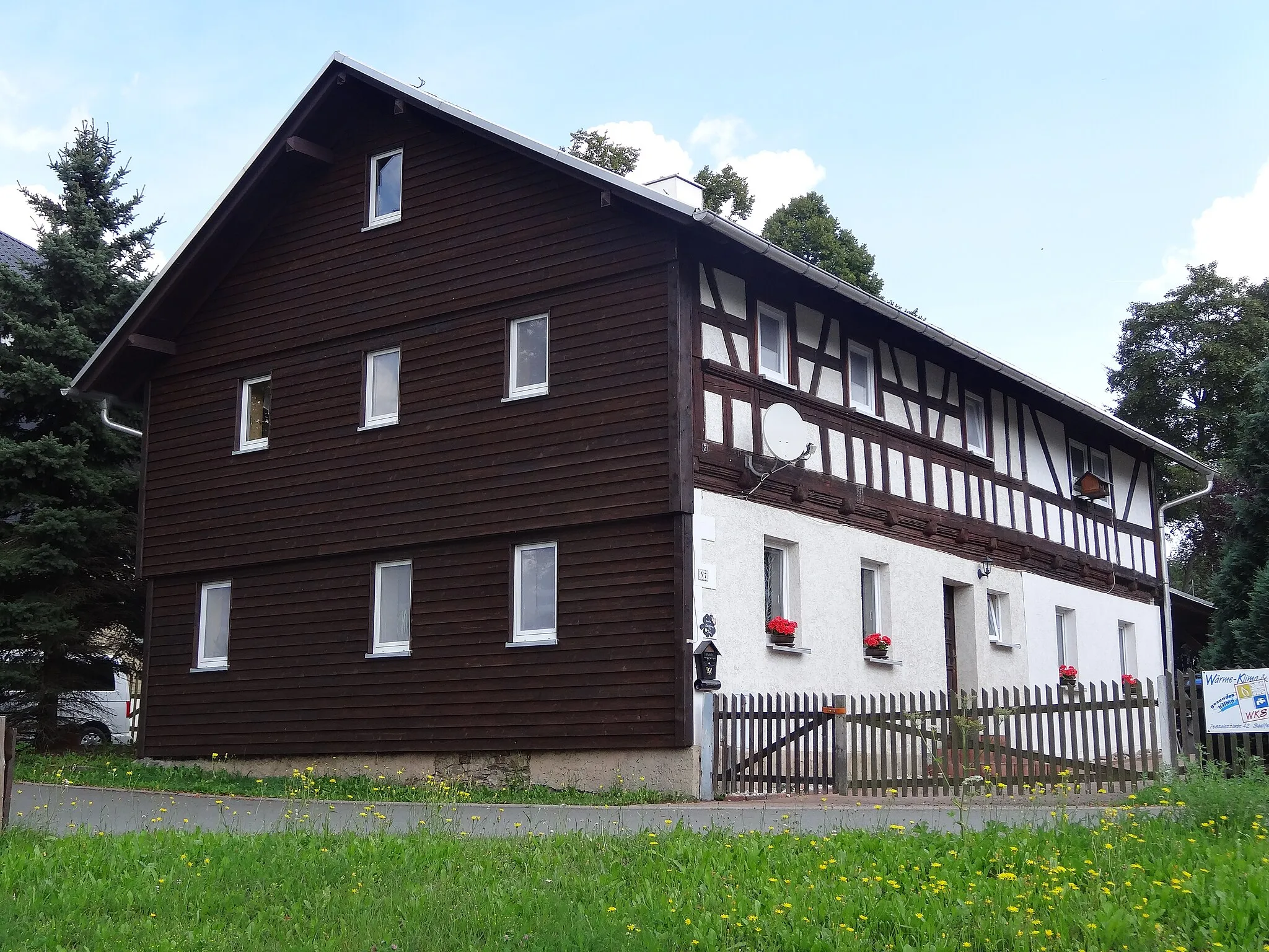 Photo showing: Timber framed houses in Witzendorf, Saalfelder Höhe, Thuringia, Germany