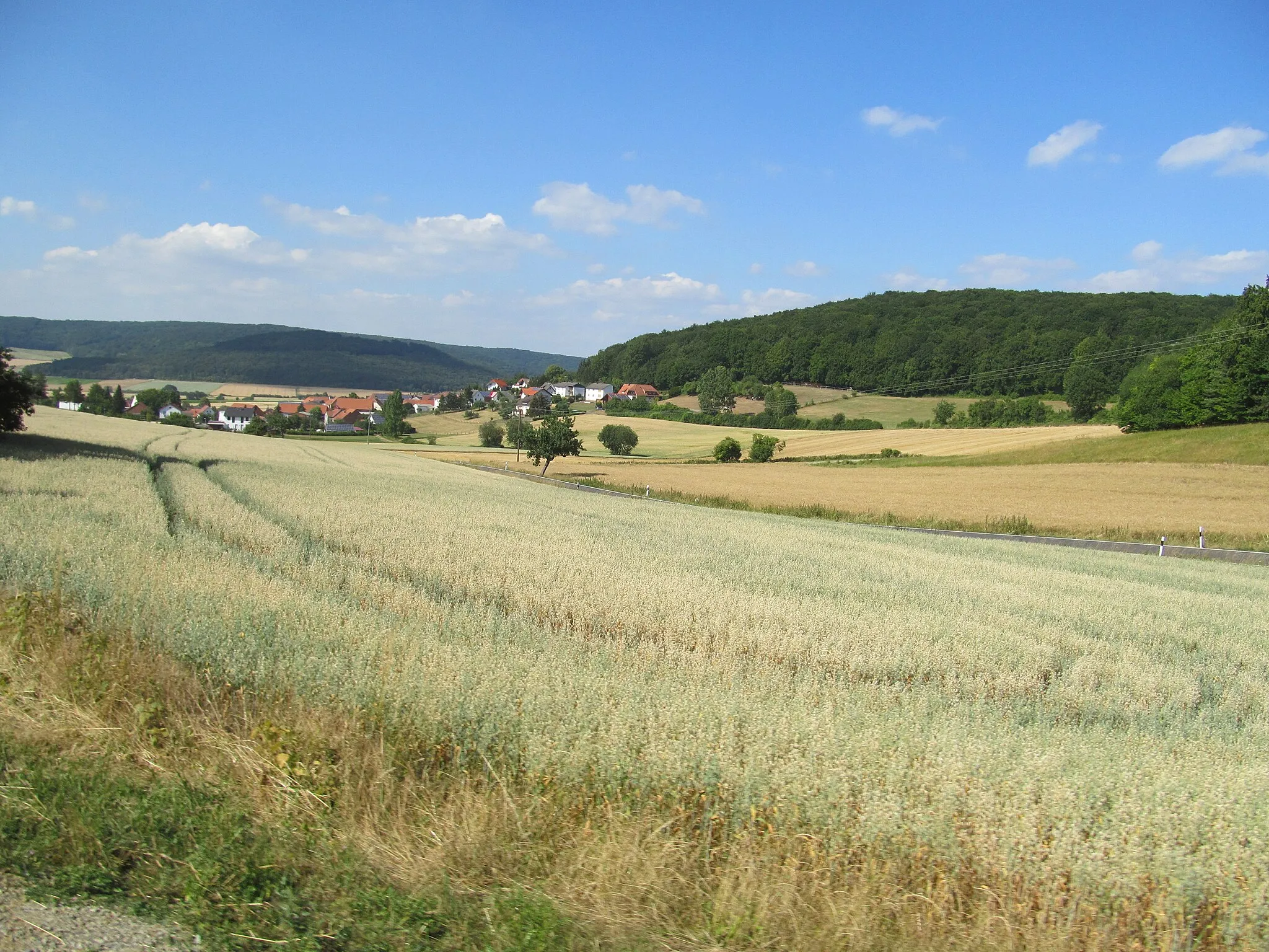 Photo showing: Blick von Süden auf Wehrshausen