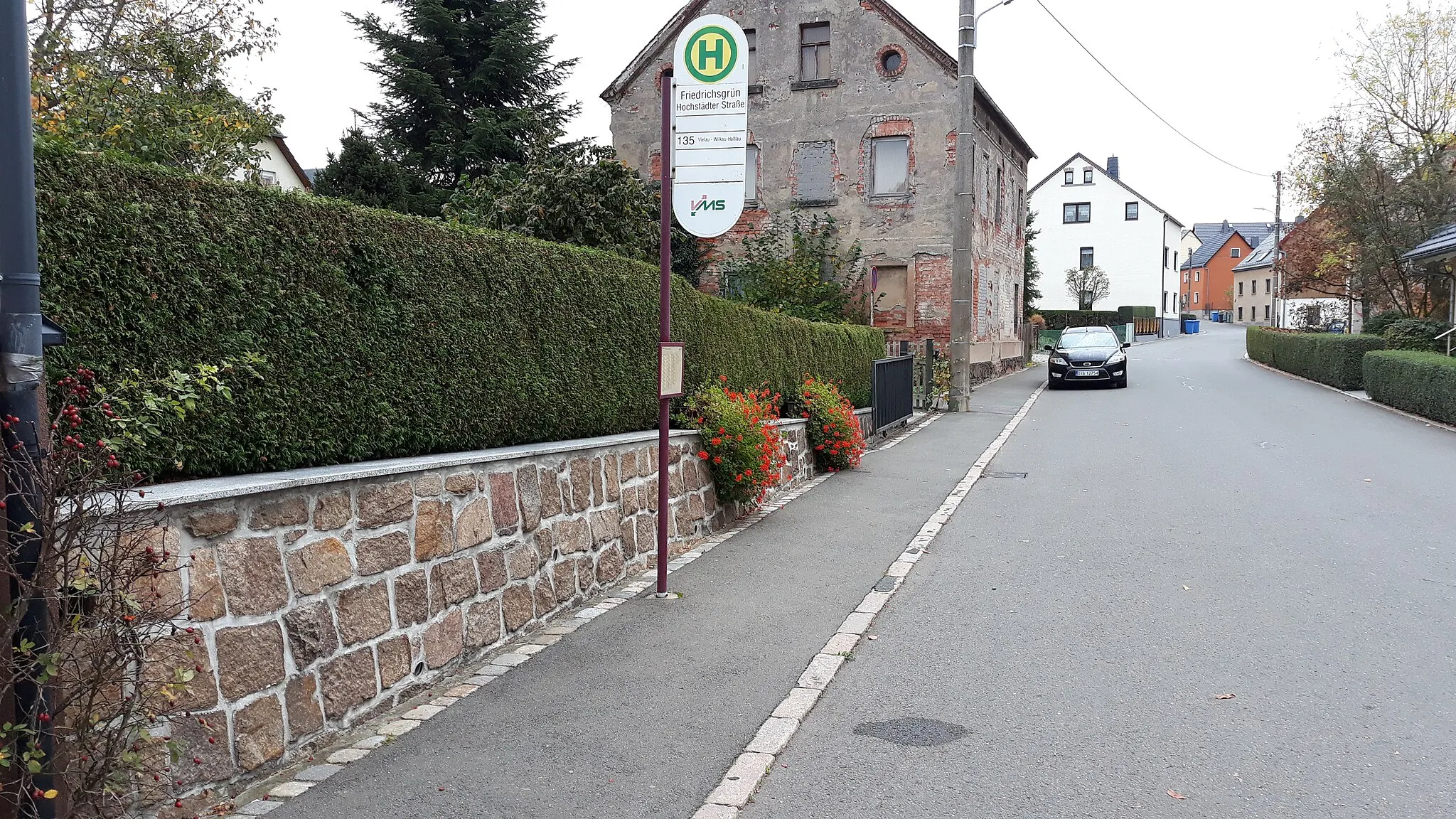 Photo showing: Bus stop Friedrichsgrün, Höchstädter Straße