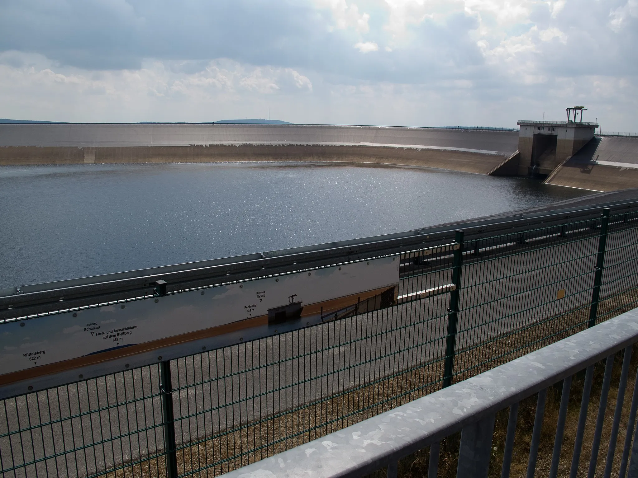 Photo showing: Am Oberbecken des PSW Goldisthal auf dem Großen Farmdenkopf