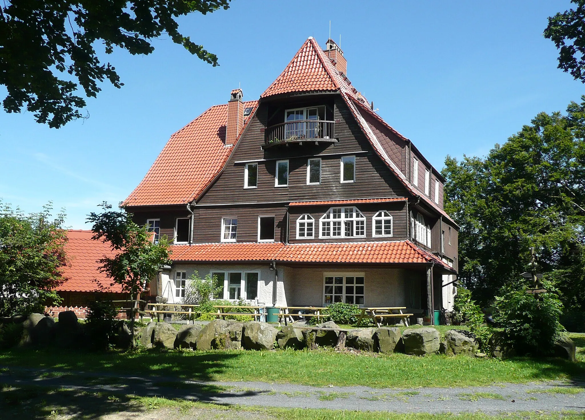 Photo showing: Haus Hoher Hagen bei Dransfeld von W. Schullandheim auf dem Hohen Hagen direkt neben dem Gaußturm