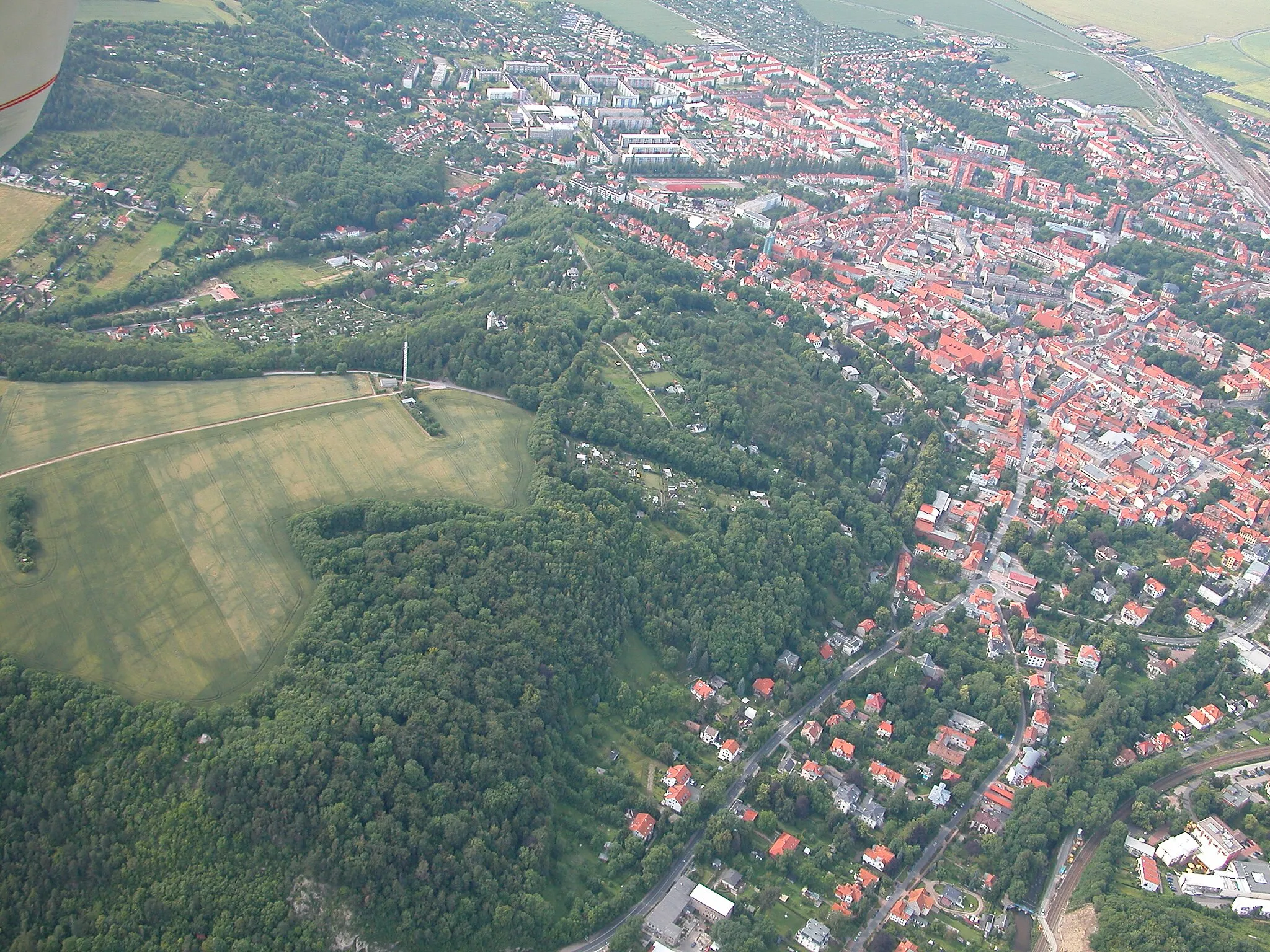 Photo showing: Luftbild der Alteburg bei Arnstadt (IK)