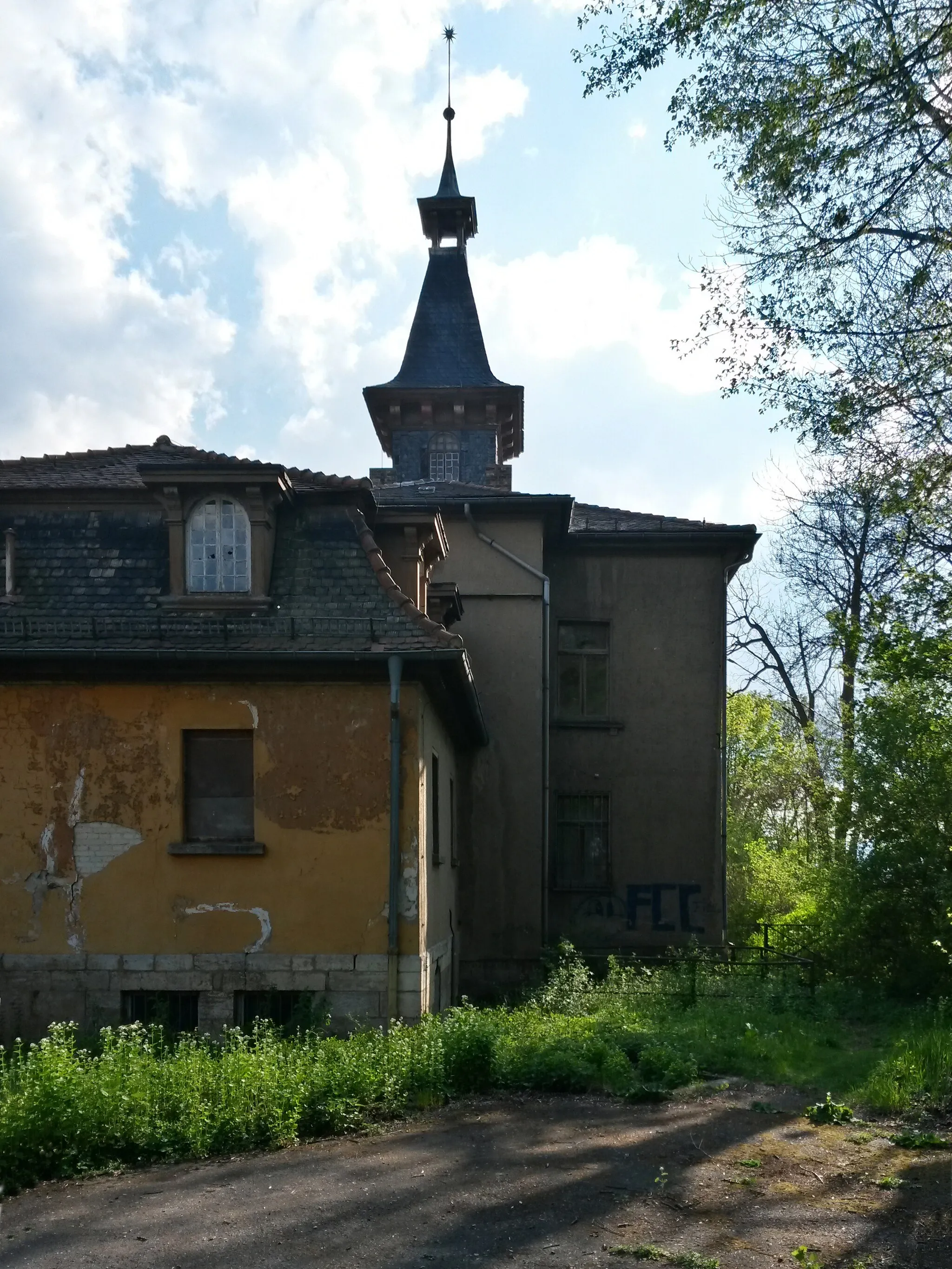 Photo showing: Schloss Thalstein im April 2014