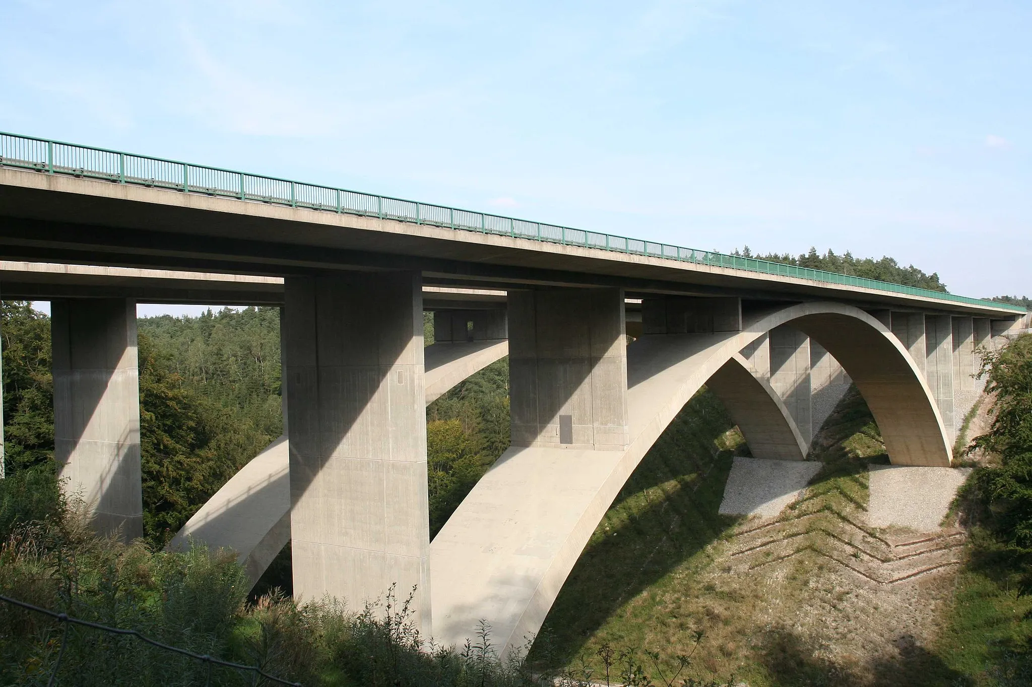 Photo showing: Teufelstalbrücke Bundesautobahn A4 bei Hermsdorf, Thüringen