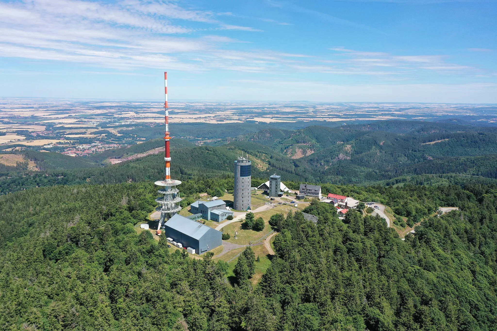 Photo showing: Inselsberg radio tower, southside, Germany, near Bad Tabarz, July 2022