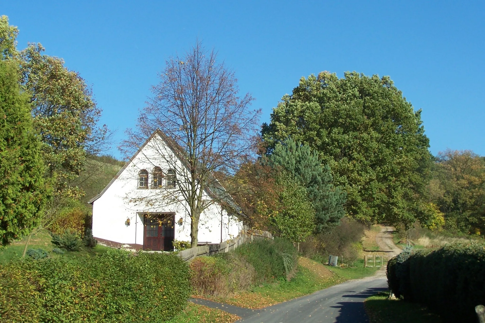 Photo showing: Die Kapelle auf dem Friedhof von Wünschensuhl am Südrand der Gemeinde.