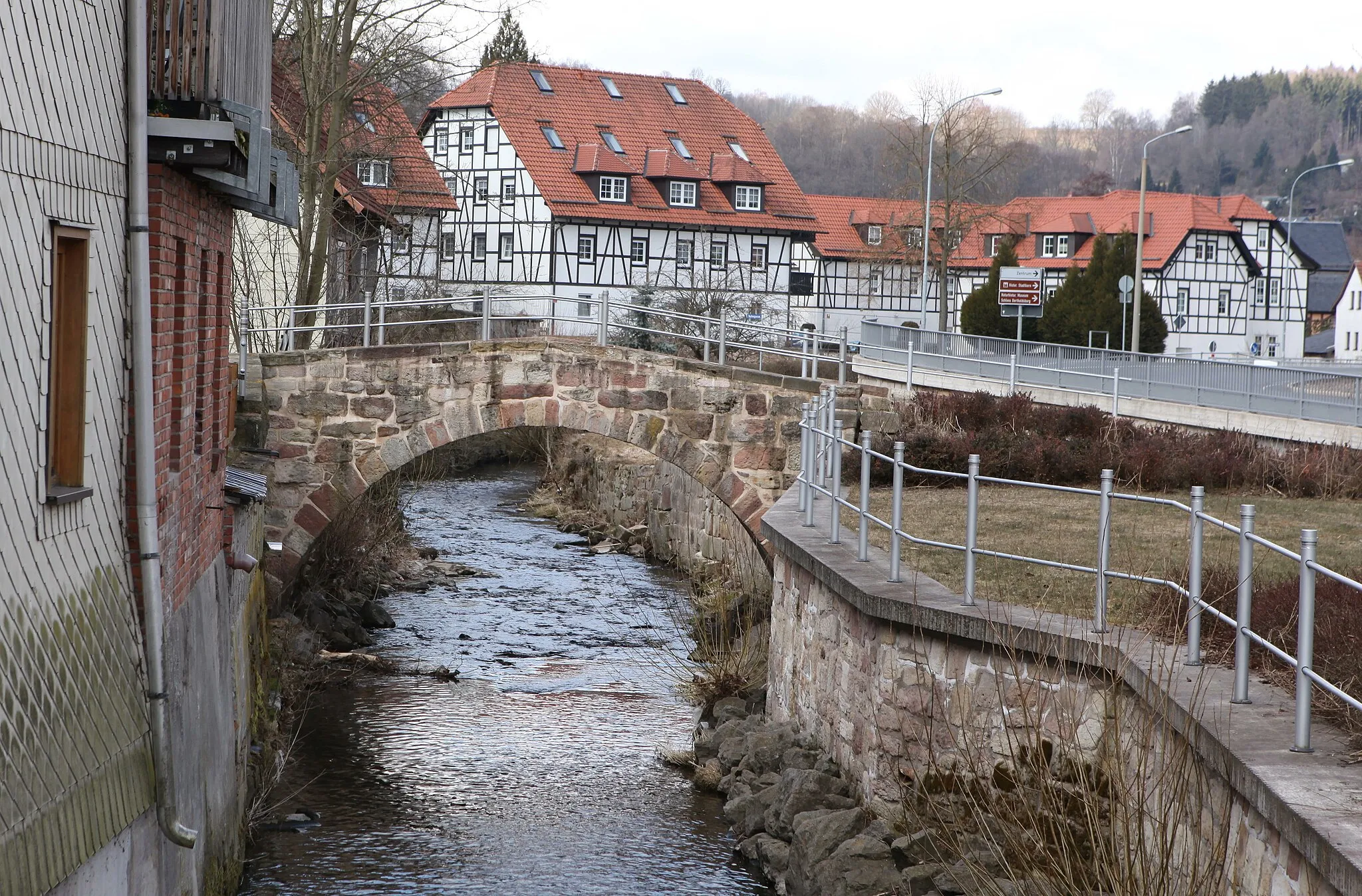 Photo showing: Brücke über die Nahe in Schleusingen, Landkreis Hildburghausen