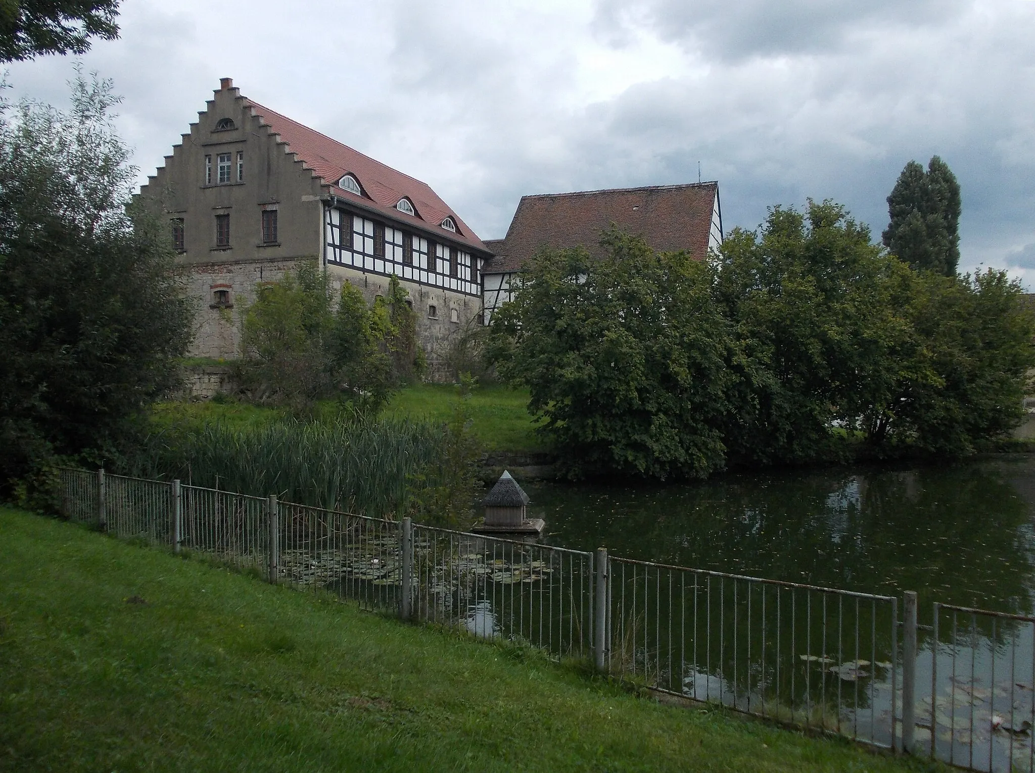 Photo showing: At the pond in Seidewitz (Molauer Land, district: Burgenlandkreis, Saxony-Anhalt)