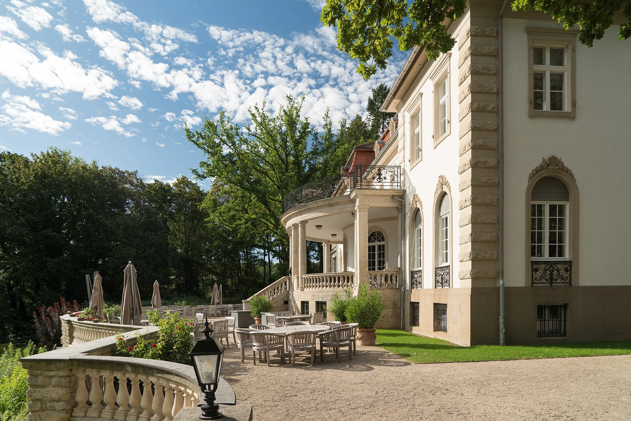 Photo showing: Pößneck, Straße des Friedens 49, Villa Altenburg, Terrasse