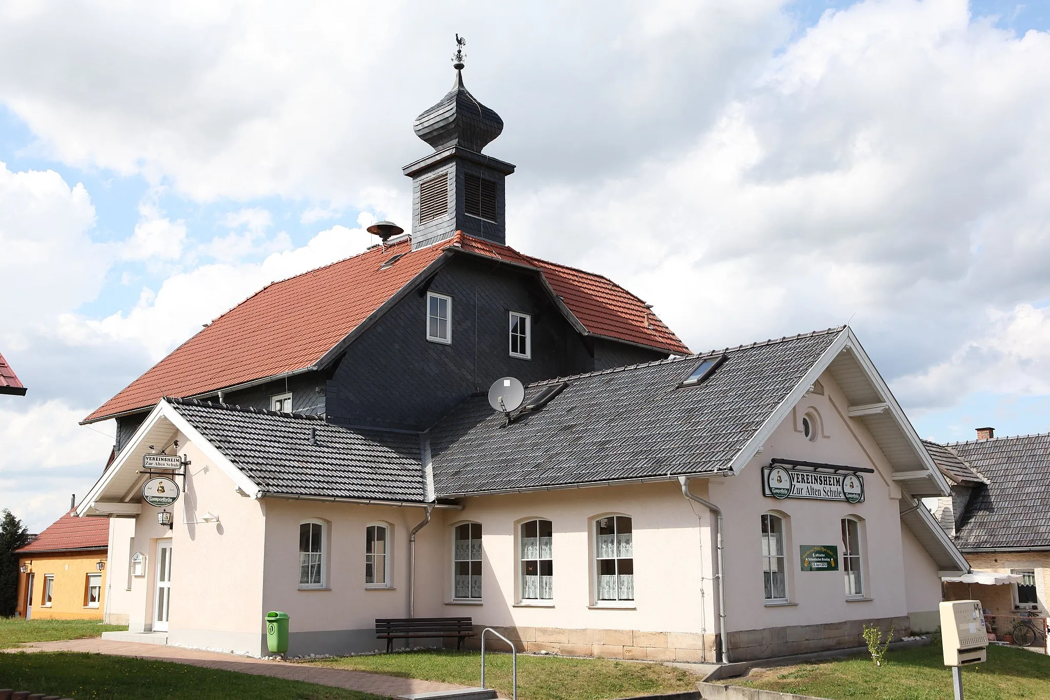 Photo showing: Alte Schule in Lindenberg, OT von Neuhaus-Schierschnitz