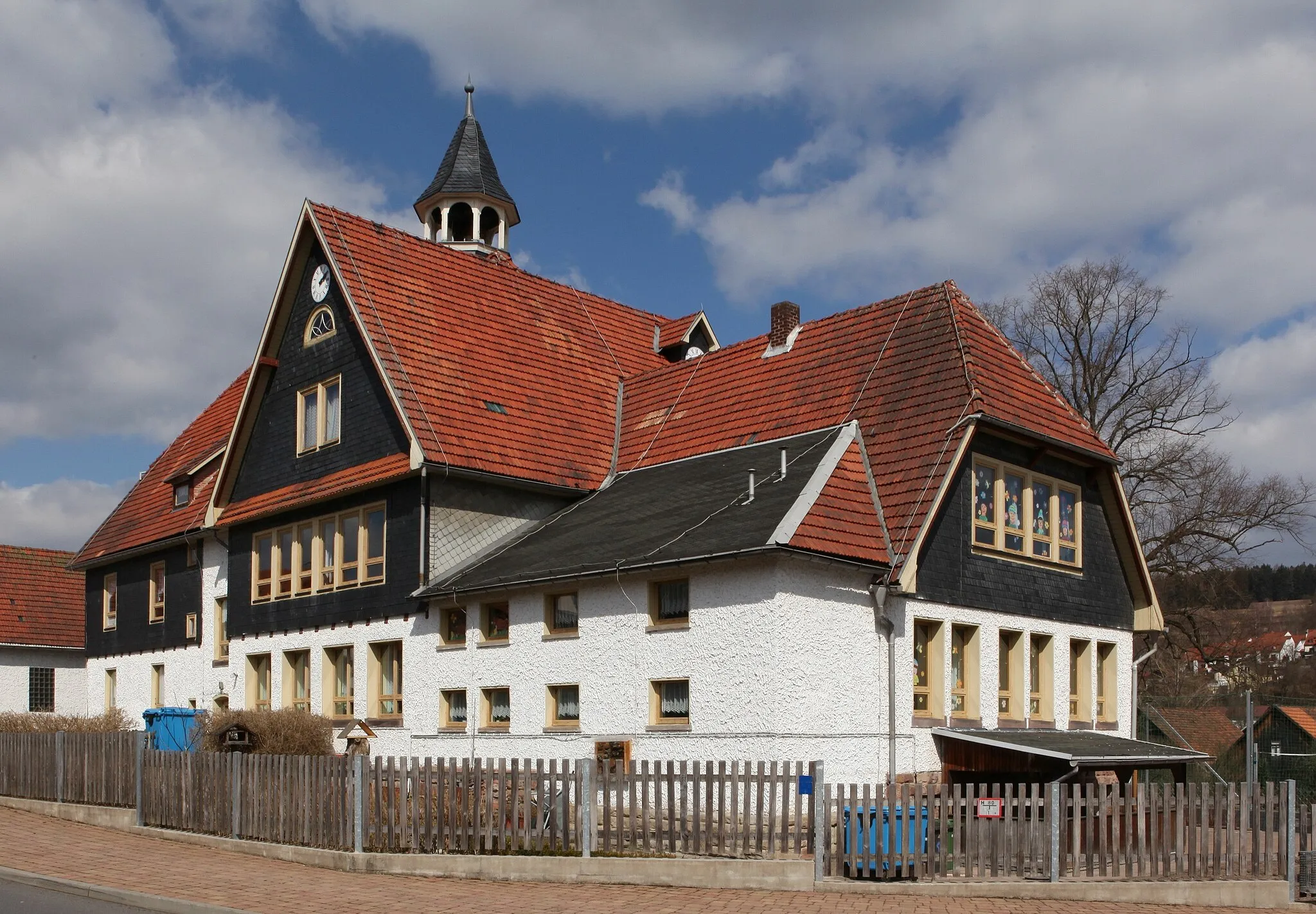 Photo showing: Schule in Erlau, Ot von St. Kilian, Landkreis Hildburghausen