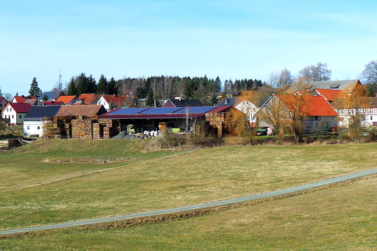 Photo showing: Das ehemalige Rittergut gehört heute zum Landwirtschaftsbetrieb Grau.