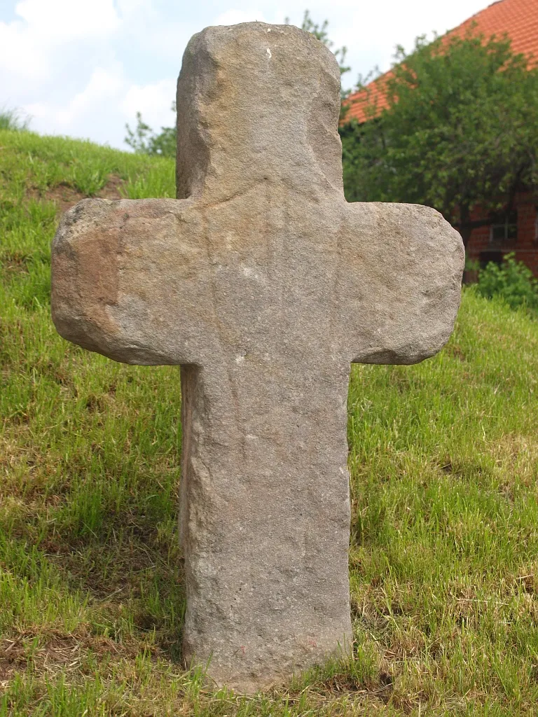 Photo showing: Stone crosses (Lea memorial) in Schenklengsfeld-Konrode