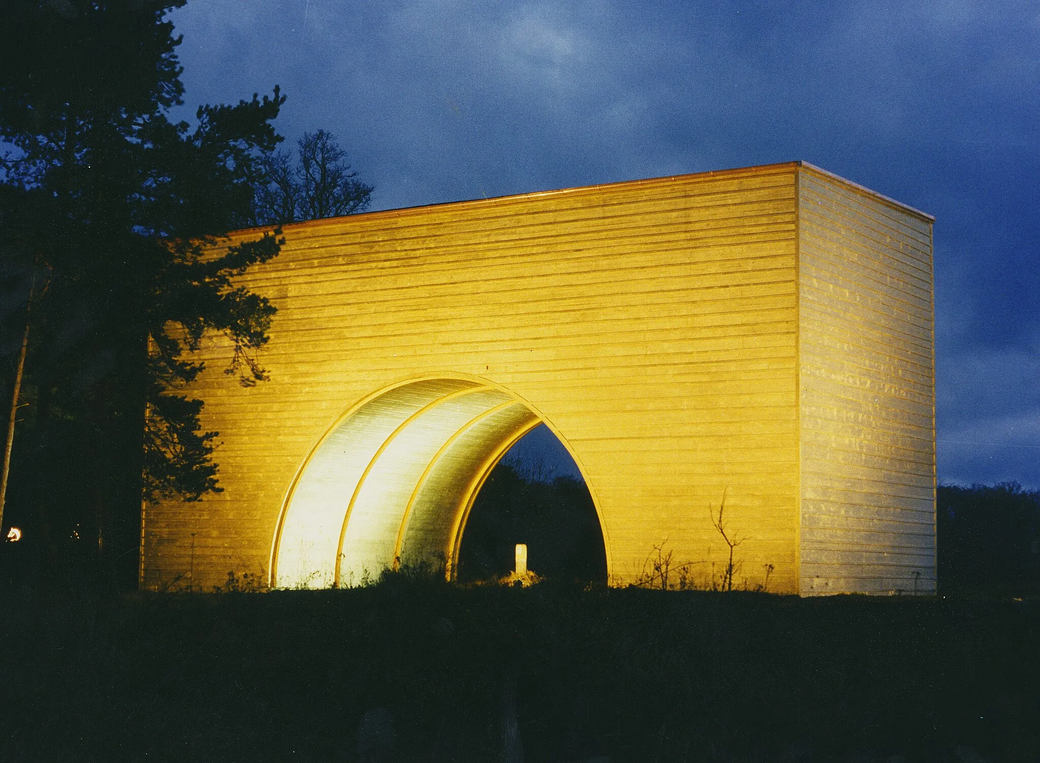 Photo showing: Fotografie der Goldenen Brücke im Nationaldenkmal Skulpturenpark Deutsche Einheit