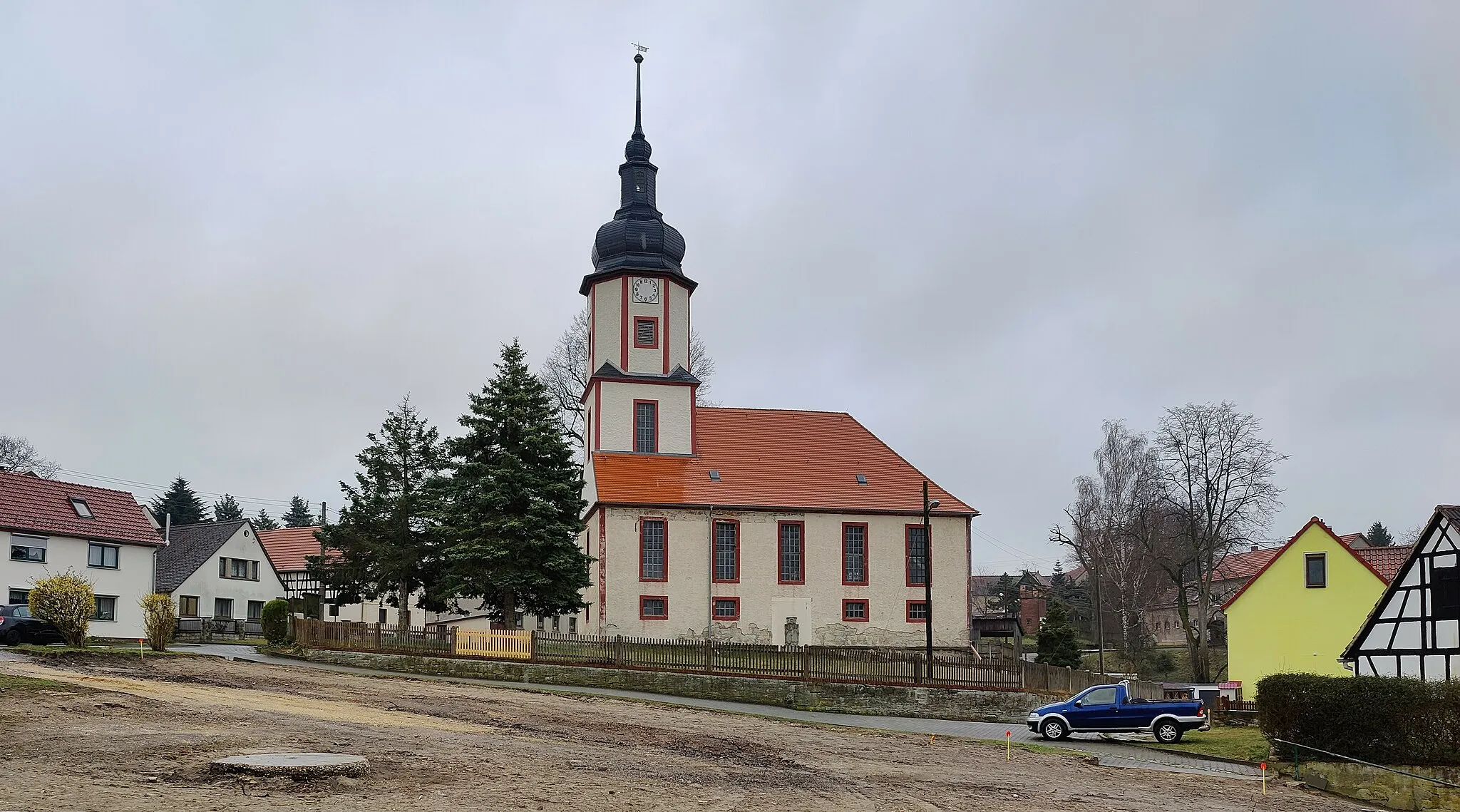 Photo showing: Evangelisch-lutherische Dorfkirche Schleifreisen, Saale-Holzland-Kreis, Thüringen, Deutschland