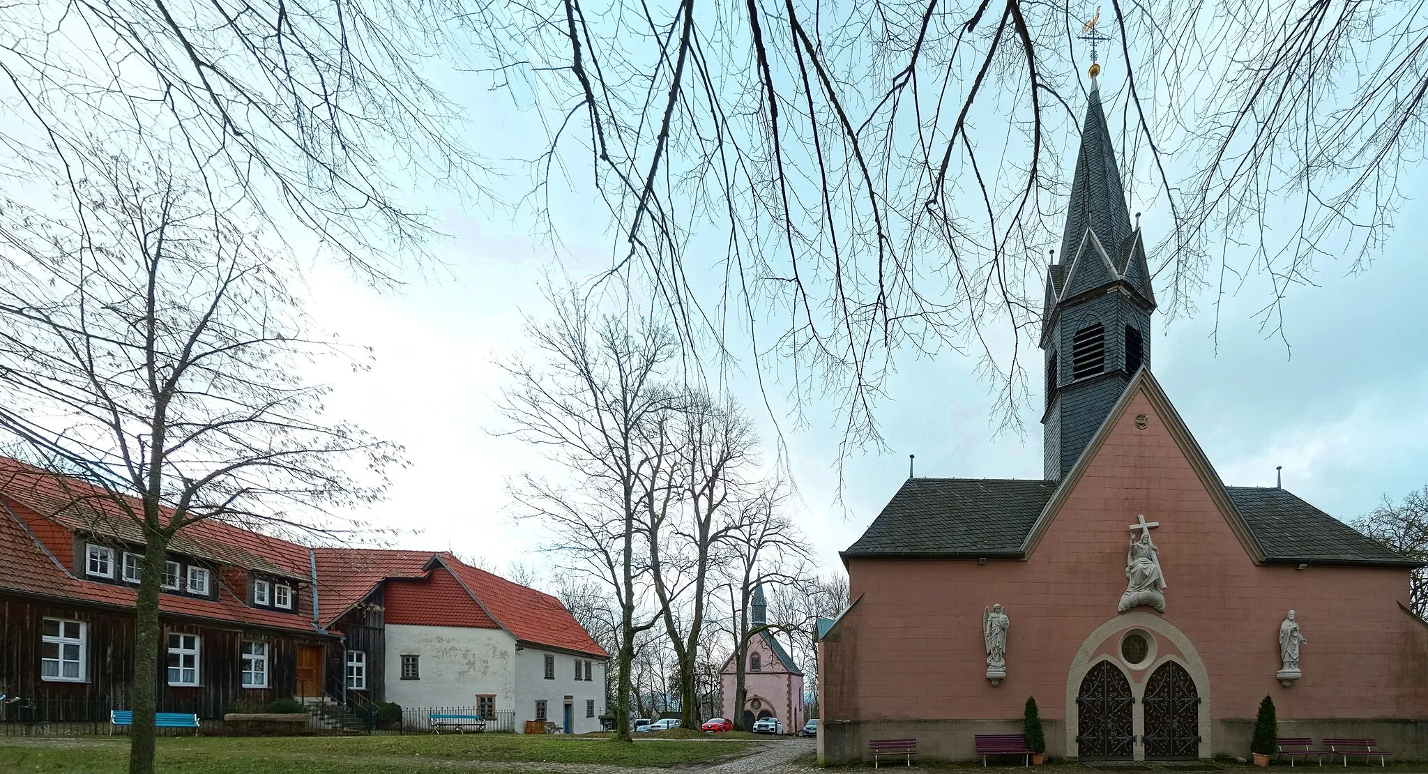 Photo showing: Franziskanerkloster, Bonifatiuskapelle und Erlöserkirche St. Salvator auf dem Hülfensberg