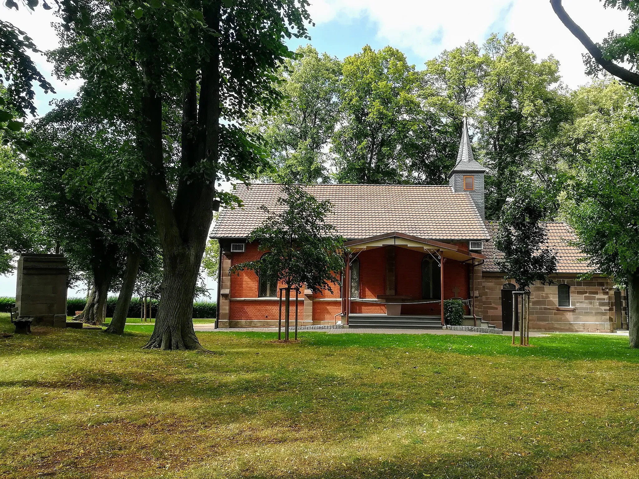 Photo showing: Wallfahrtskapelle zu den Vierzehn Heiligen Nothelfern auf dem Höherberg, Landkreis Göttingen, Niedersachsen.