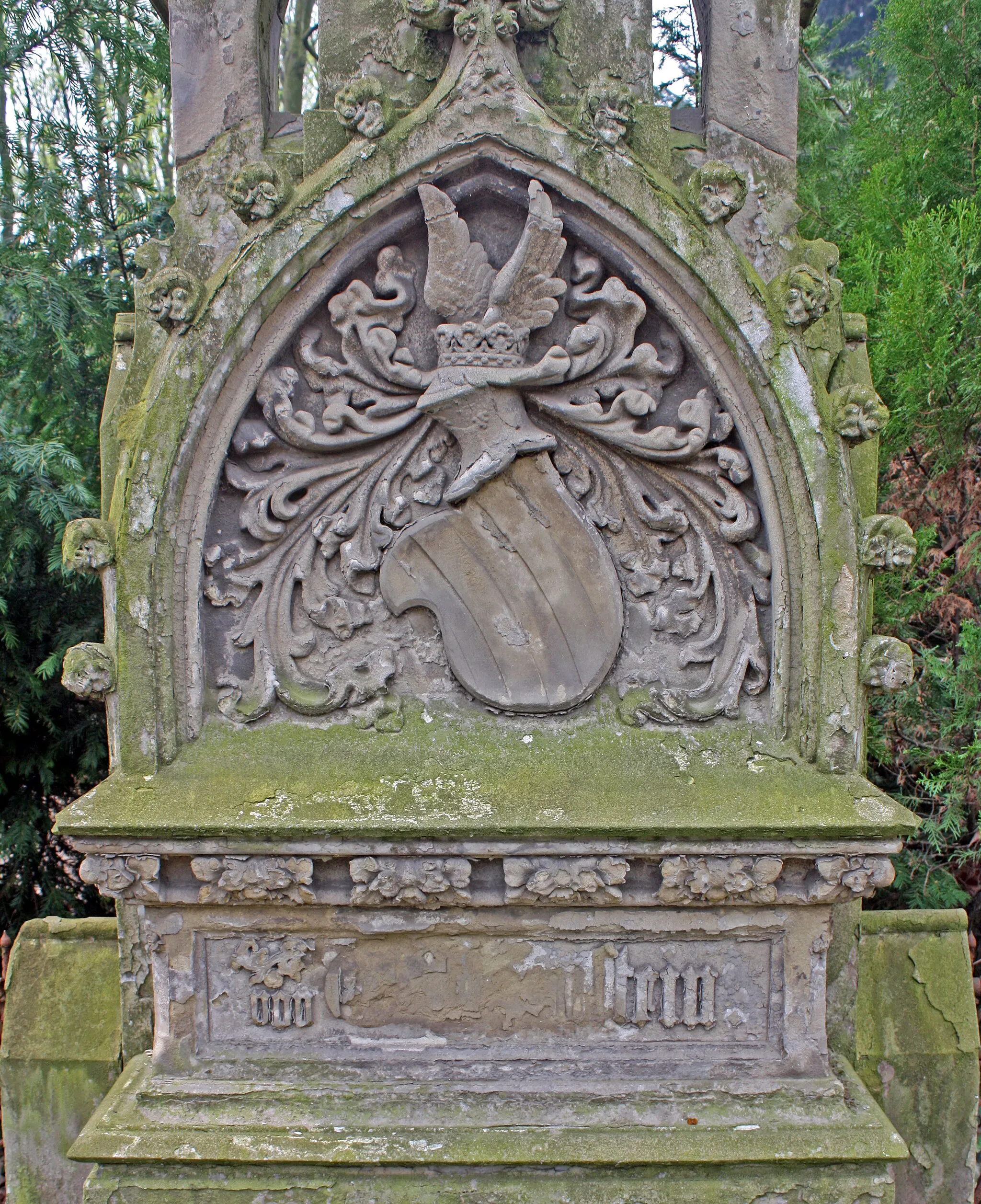 Photo showing: Wappen der Familie von Wittgenstein Köln. Bildausschnitt des Familiengrabmals auf dem Melaten-Friedhof Köln