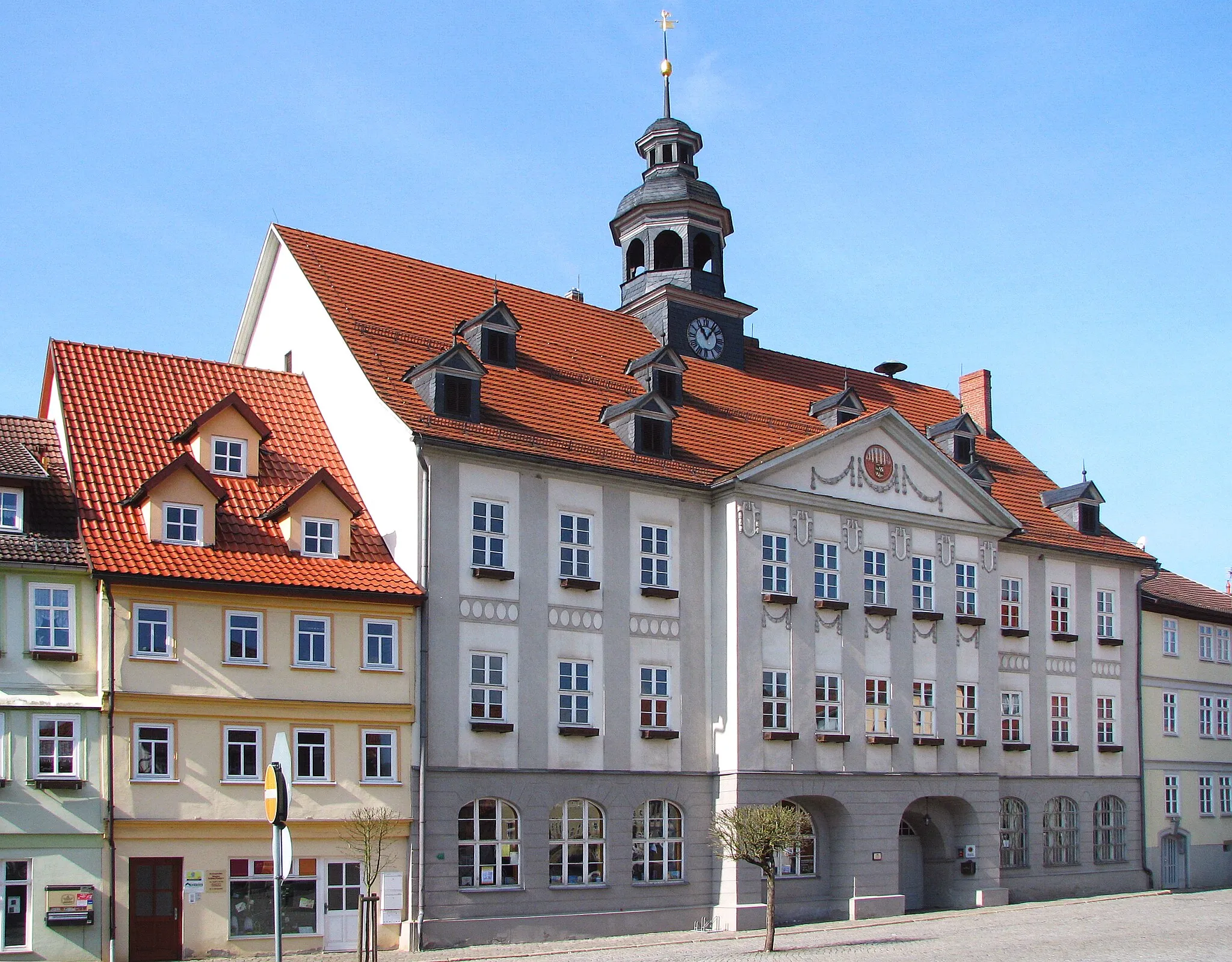 Photo showing: Themar in Thüringen: Rathaus am Marktplatz. Das Bauwerk wurde errichtet von 1706-1711. Foto Wolfgang Pehlemann IMG_2720