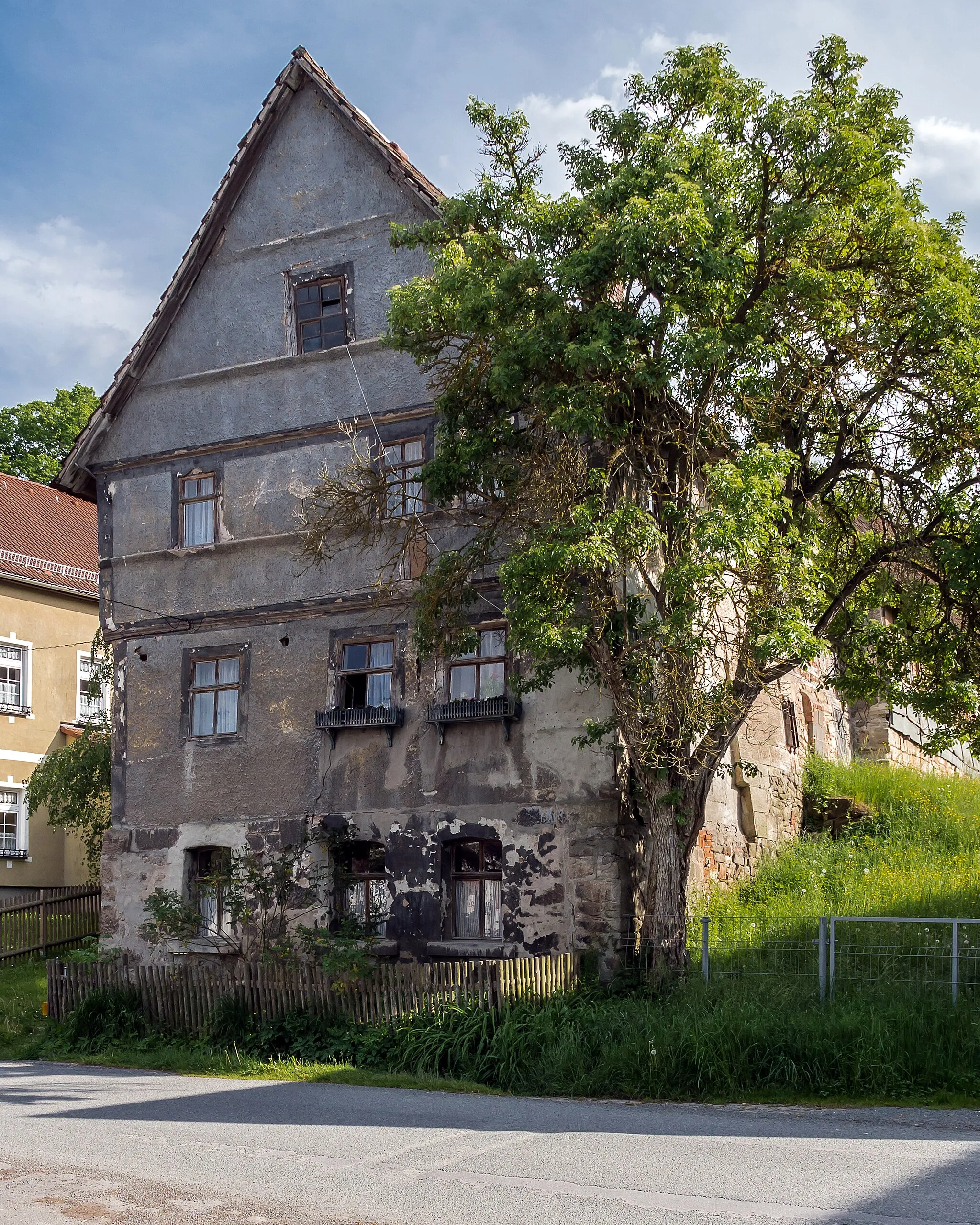 Photo showing: Denkmalgeschütztes Gebäude Mörla 2 in Mörla, Ortsteil von Rudolstadt