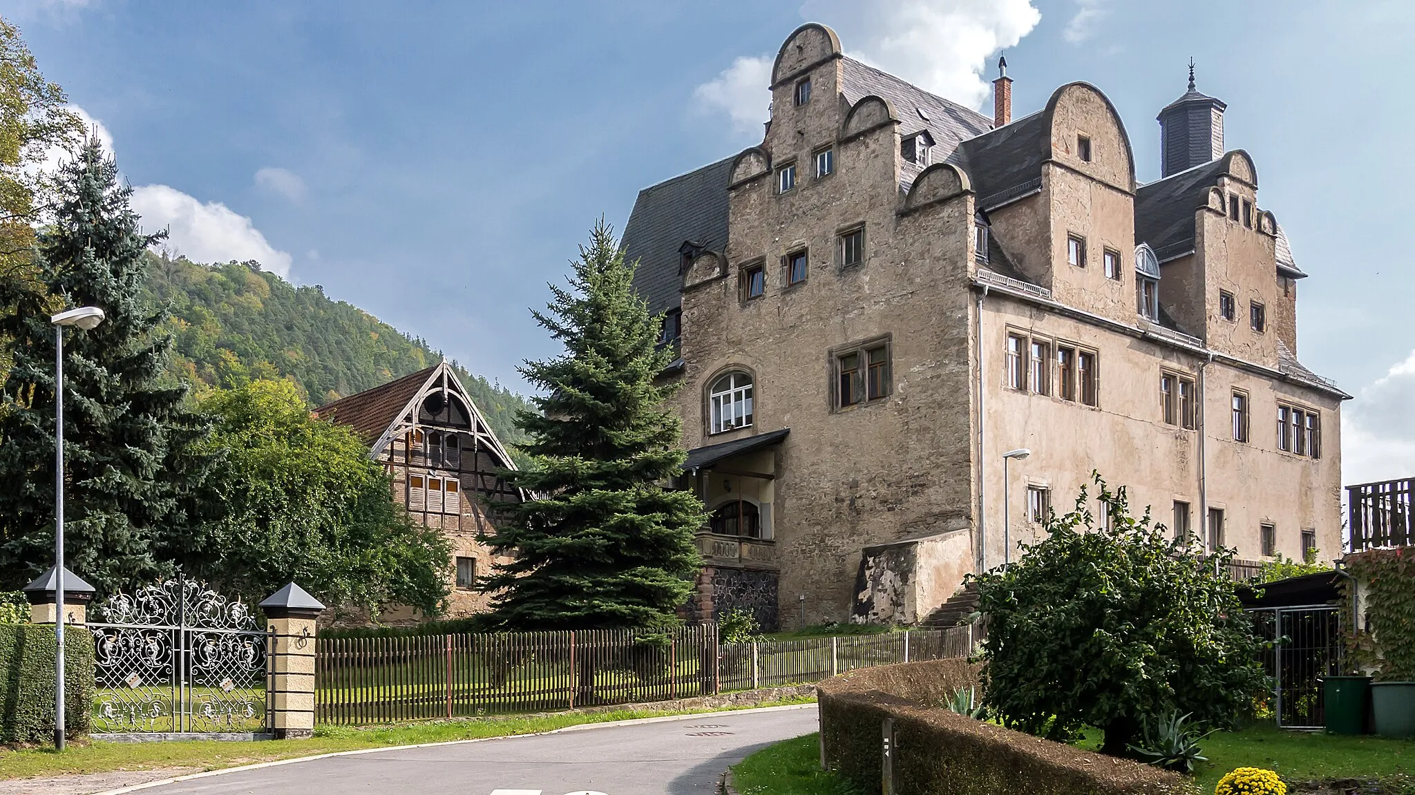 Photo showing: Obernitz Janusz-Korczak-Straße 1-3 Schloß Gesamtanlage 2