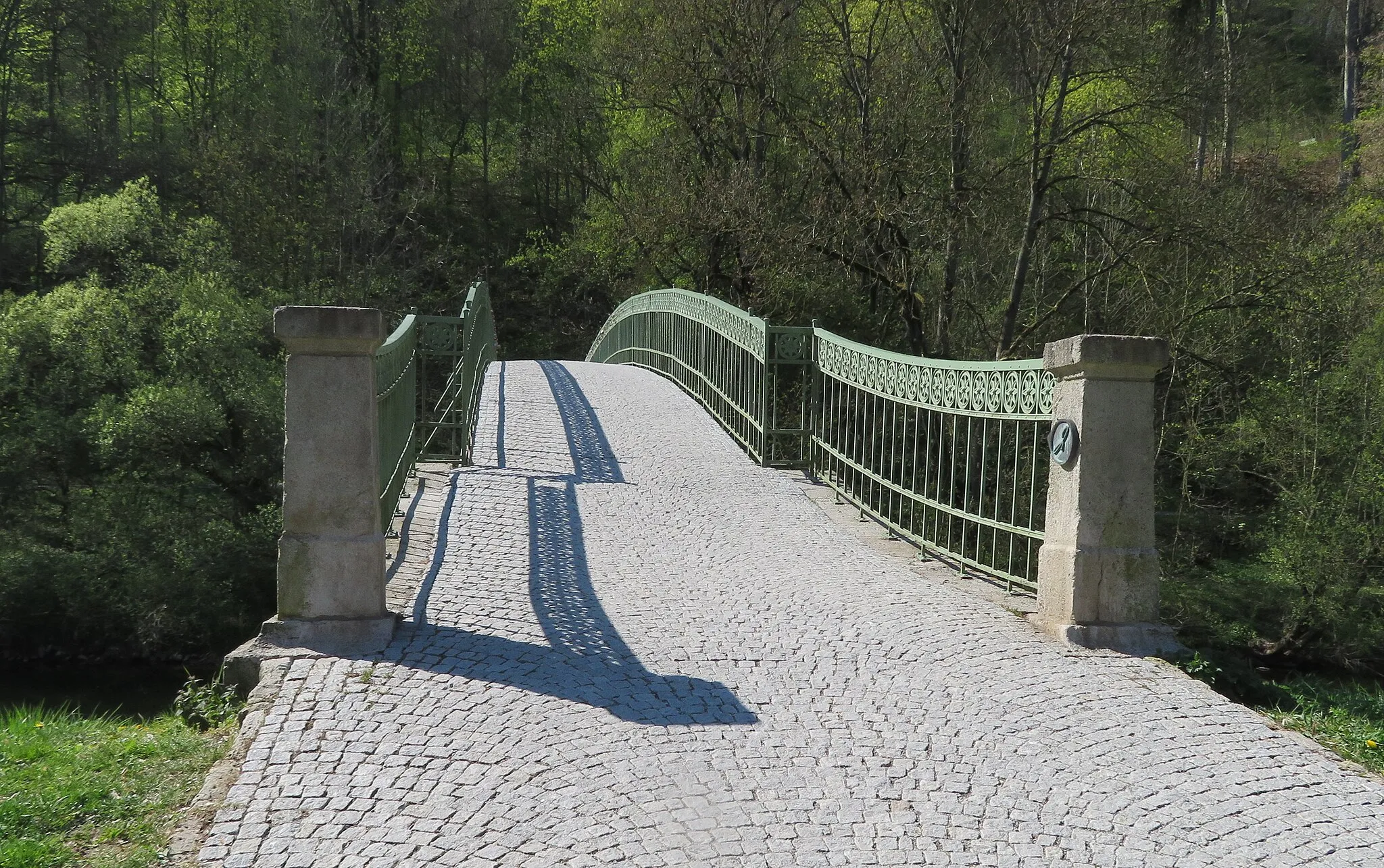 Photo showing: Bogenbrücke