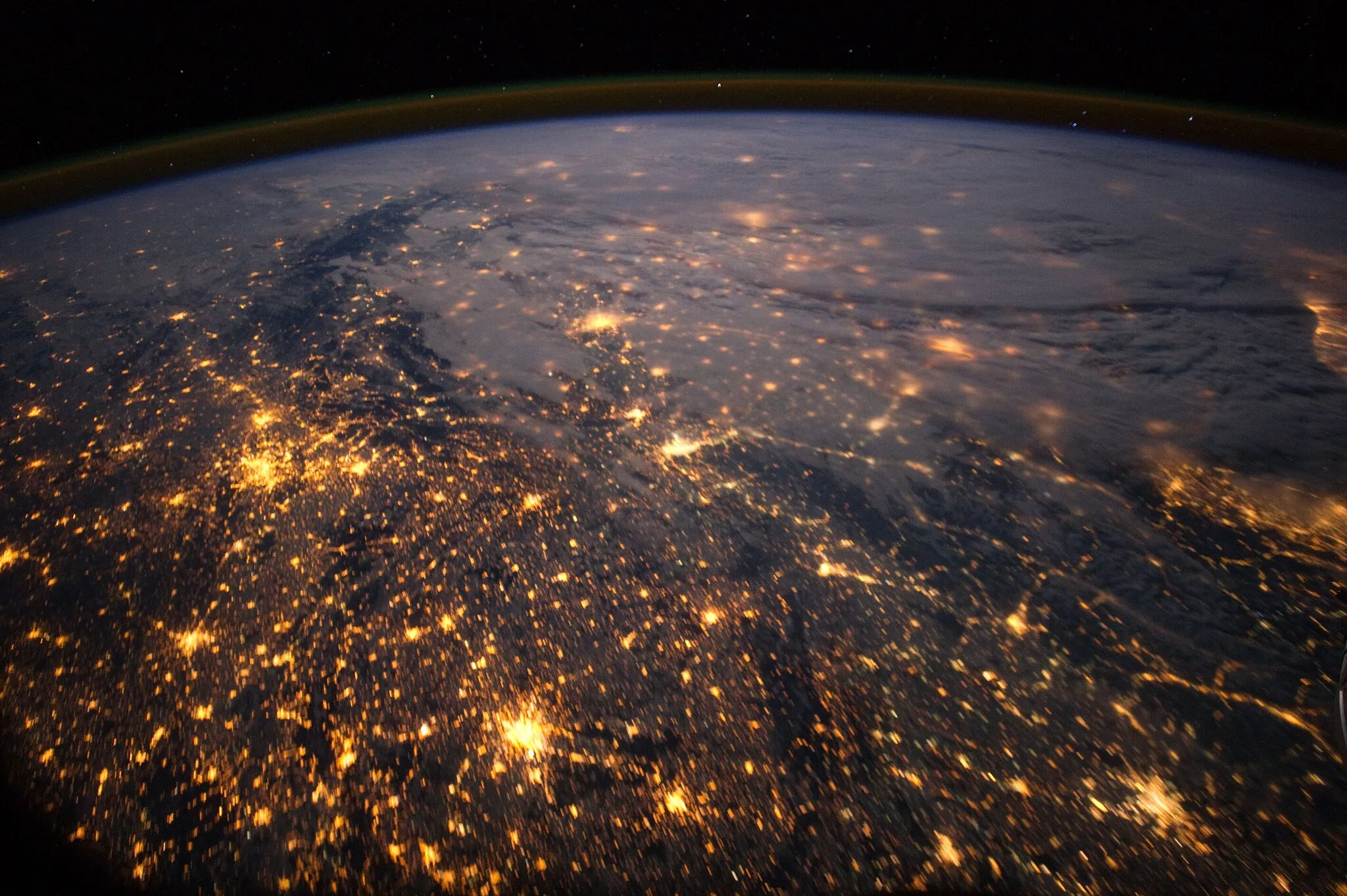 Photo showing: View of Earth taken during ISS Expedition 30.