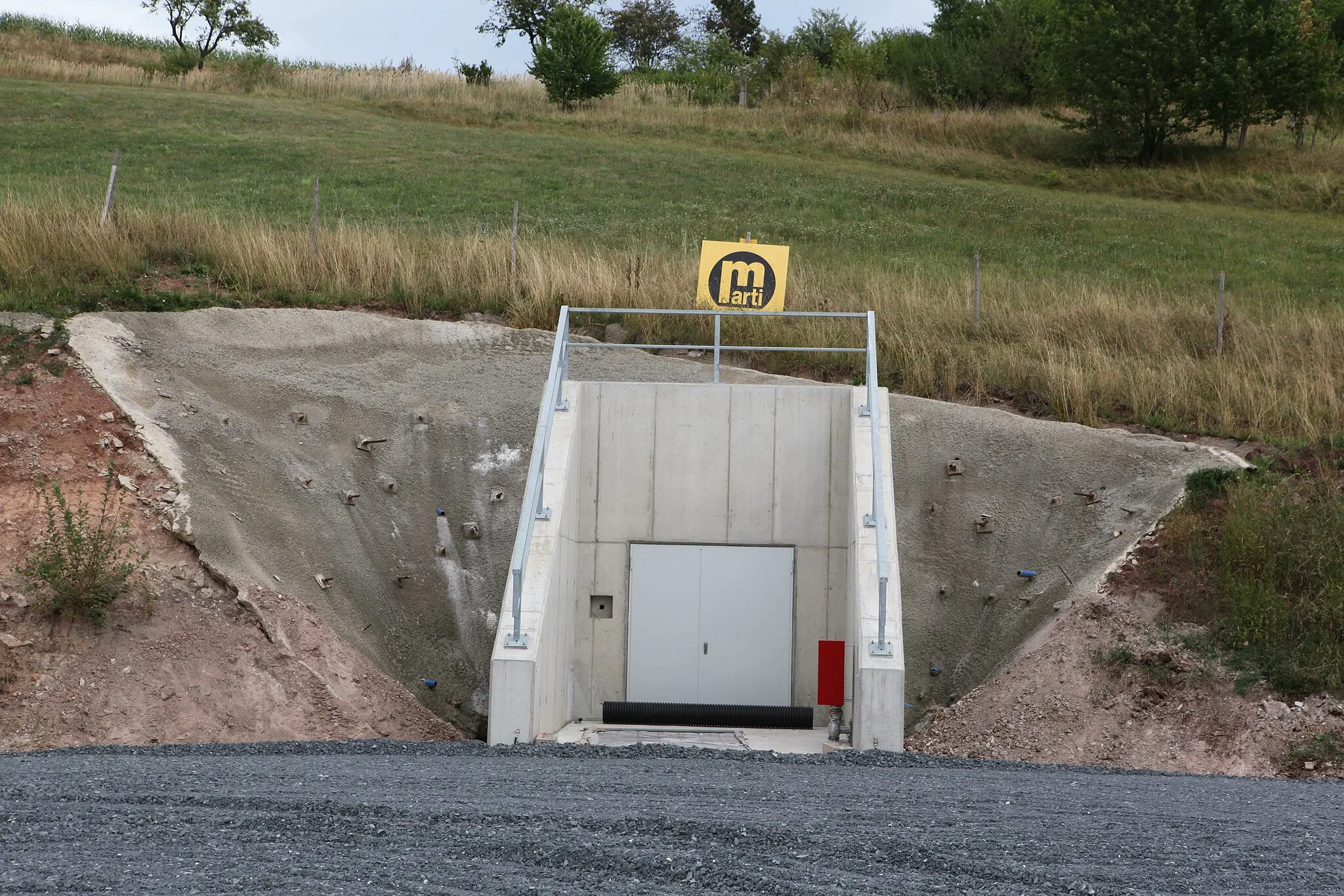 Photo showing: Notausgang Tunnel Feuerfelsen