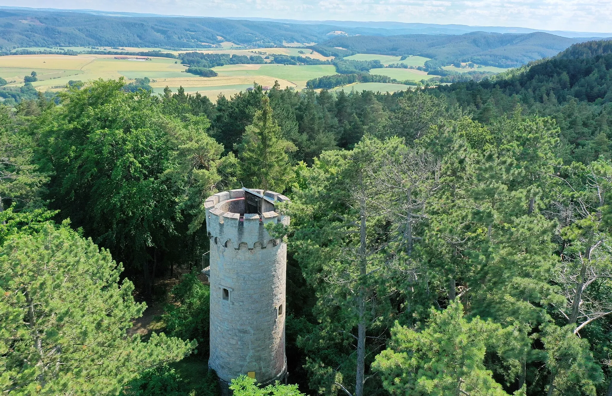 Photo showing: Bielerturm watchtower with landscape background, Orlamünde, June 2023