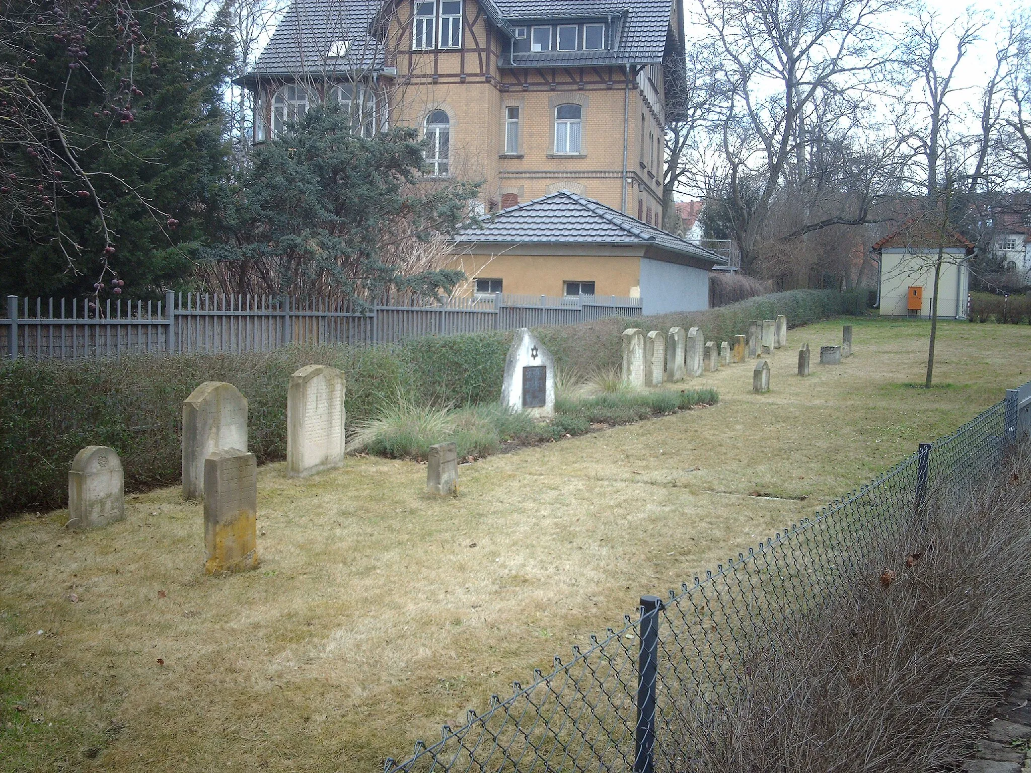 Photo showing: Alter jüdischer Friedhof in Erfurt, Cyriakstraße.