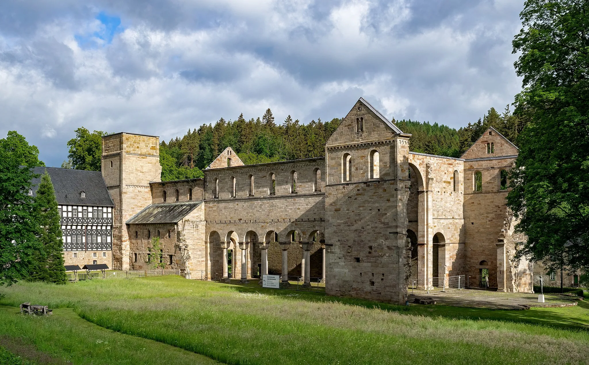 Photo showing: This image shows a thuringian cultural monument. It is part of the monument list from Paulinzella (Königsee).