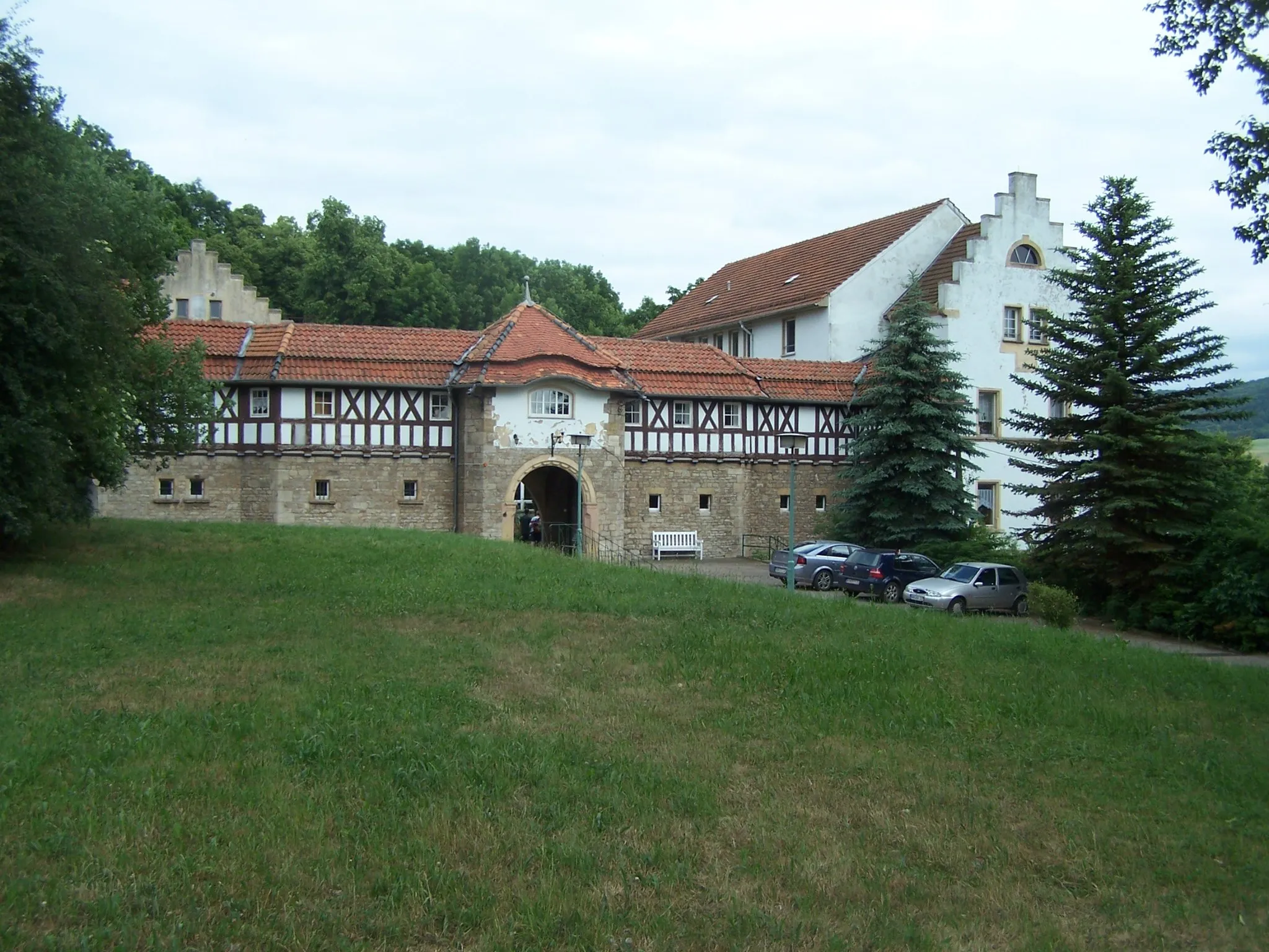 Photo showing: The castle Neuscharfenberg  at Wenigenlupnitz.