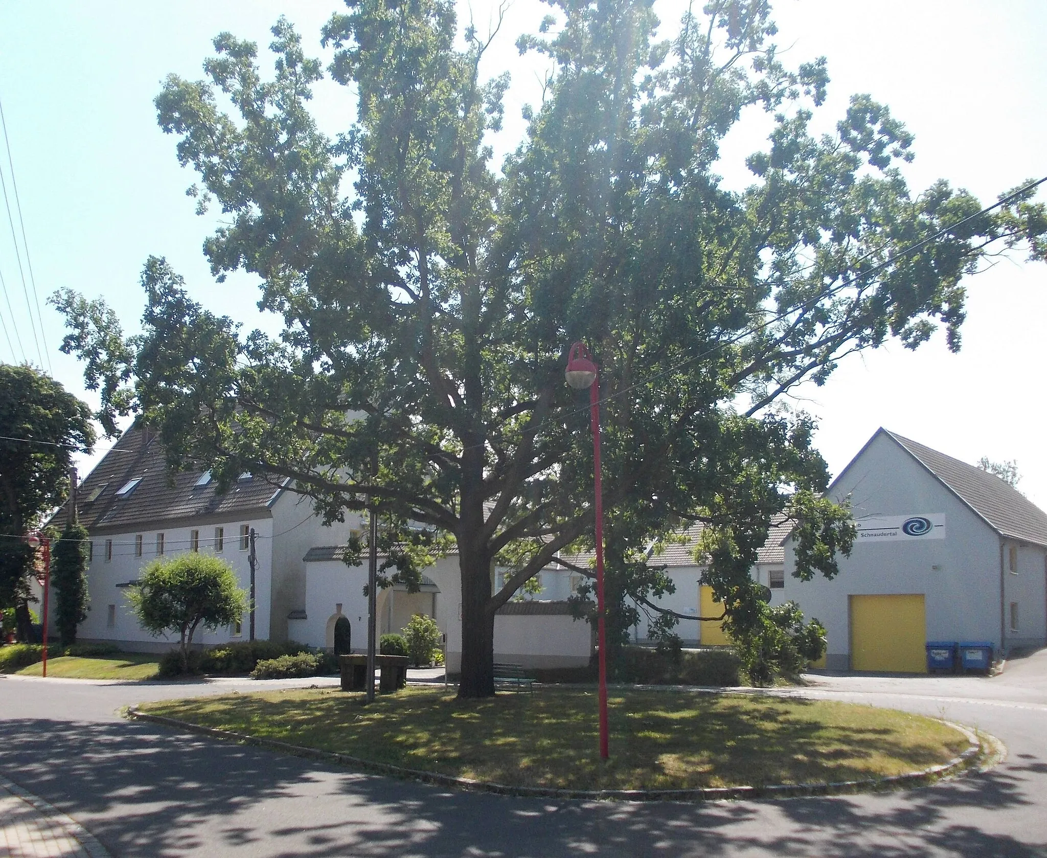 Photo showing: Square in Pflichtendorf (Meuselwitz, Altenburger Land district, Thuringia)