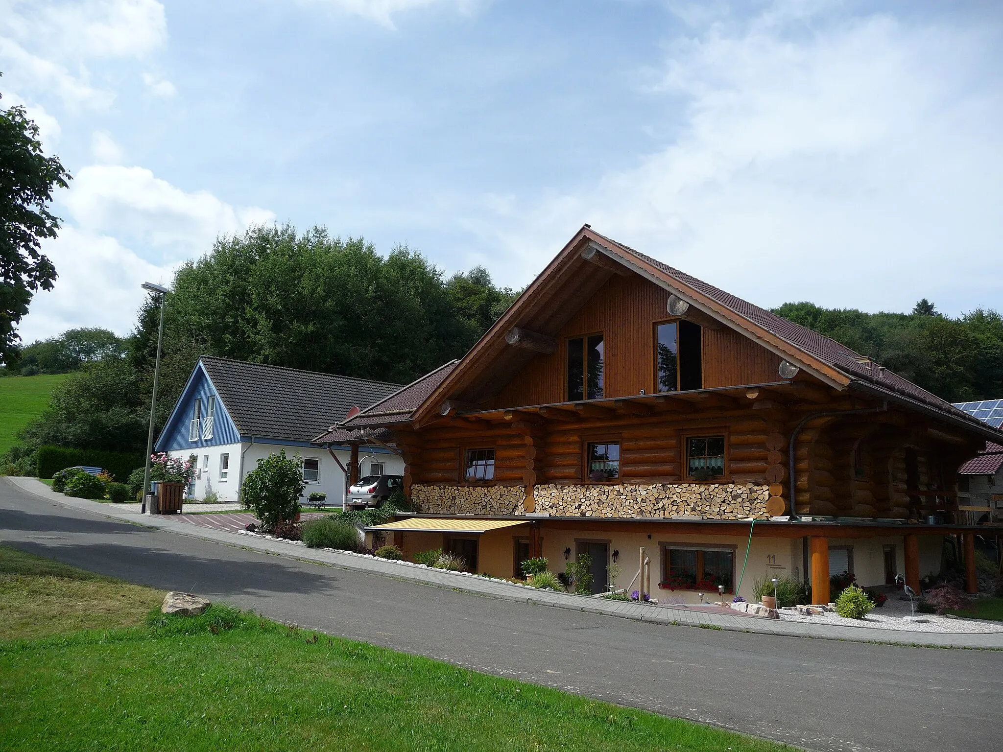 Photo showing: Abentheuer – Schulweg Waldstraße