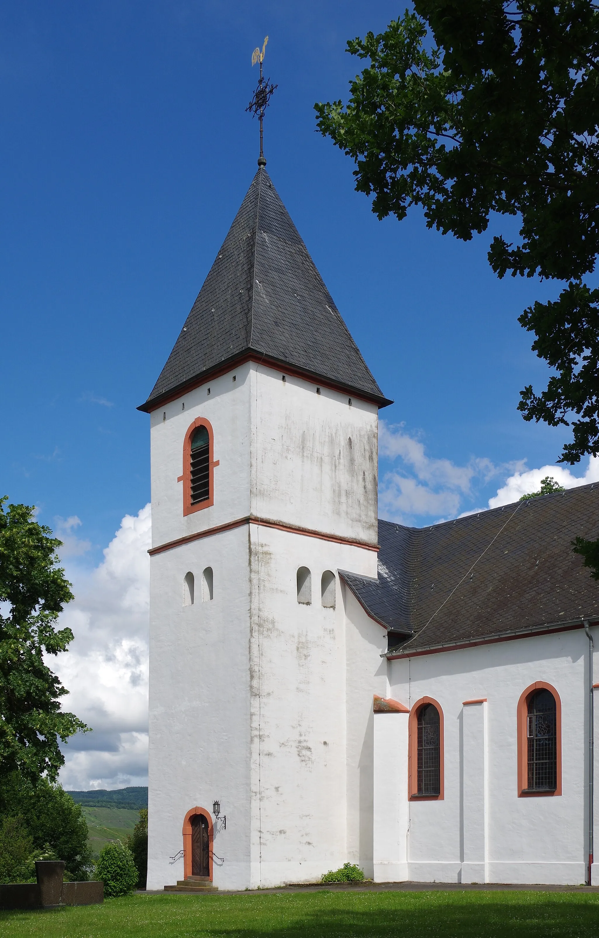 Photo showing: Riol, Katholische Pfarrkirche St. Martin, von Nord