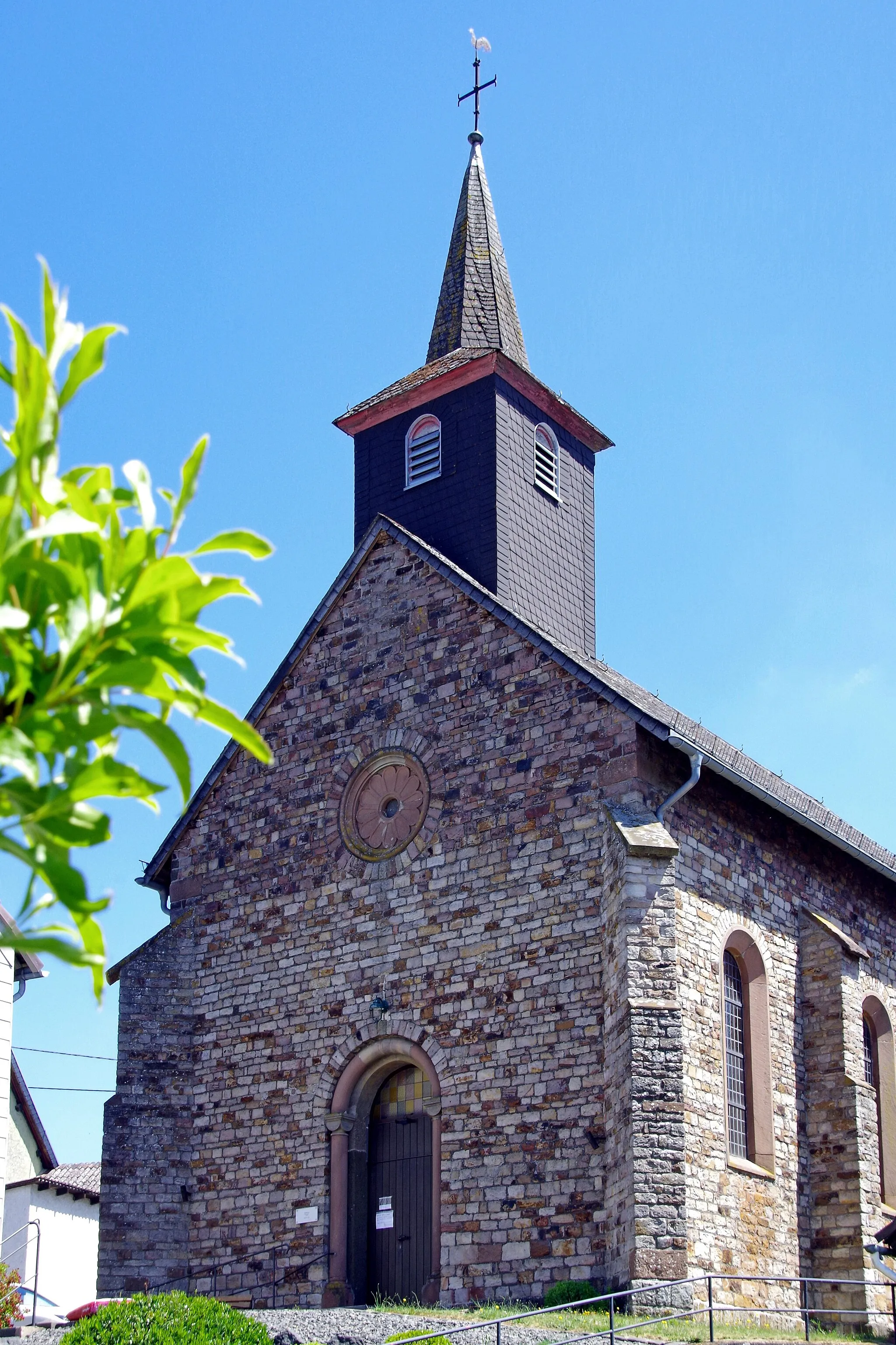 Photo showing: St. Luzia (Waldkönigen), Westportal