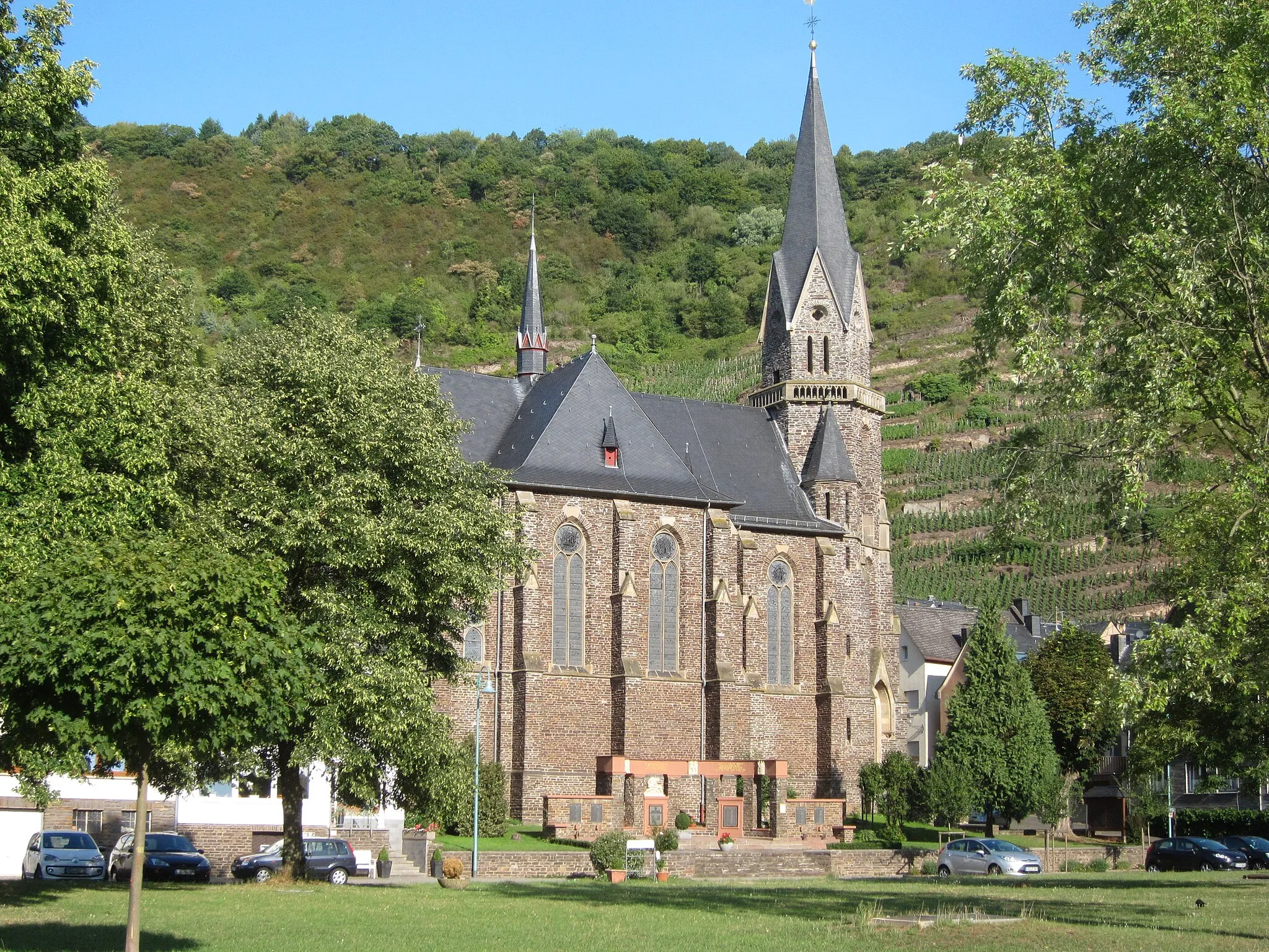 Photo showing: Church at St. Aldegund along the Moselriver