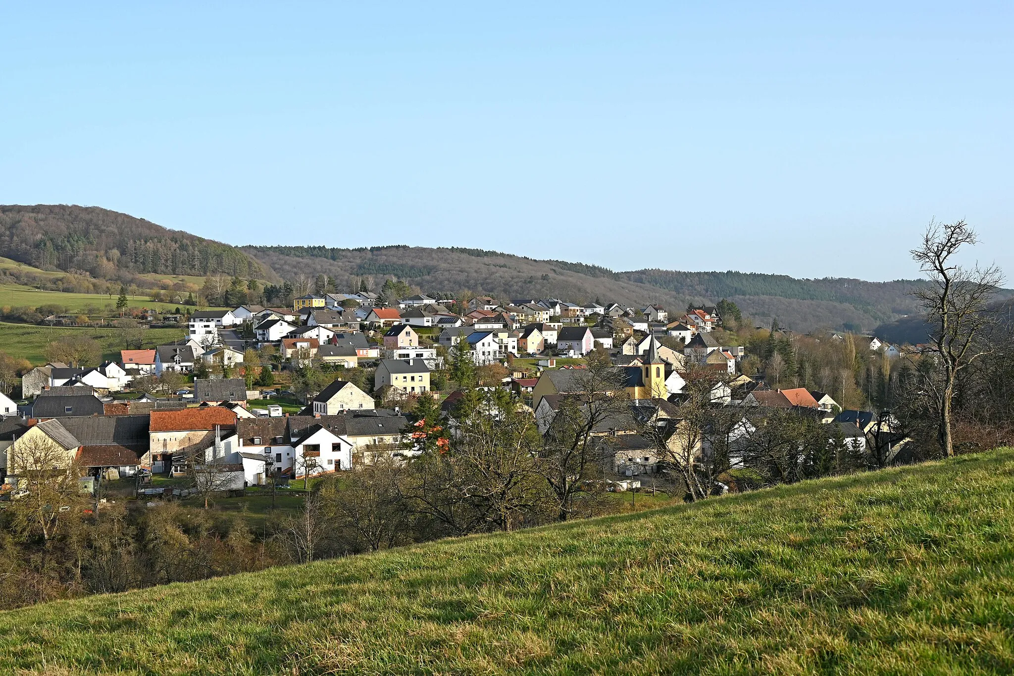 Photo showing: Holsthum von Nordwesten