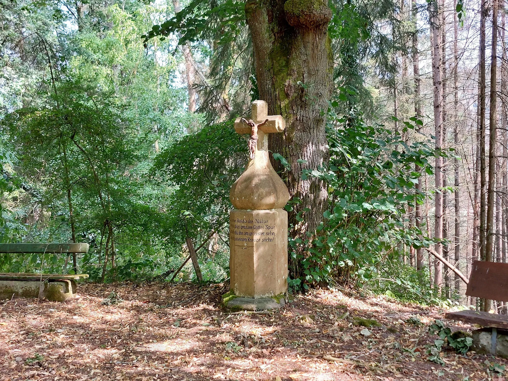 Photo showing: Wayside cross L1 near Bollendorf.