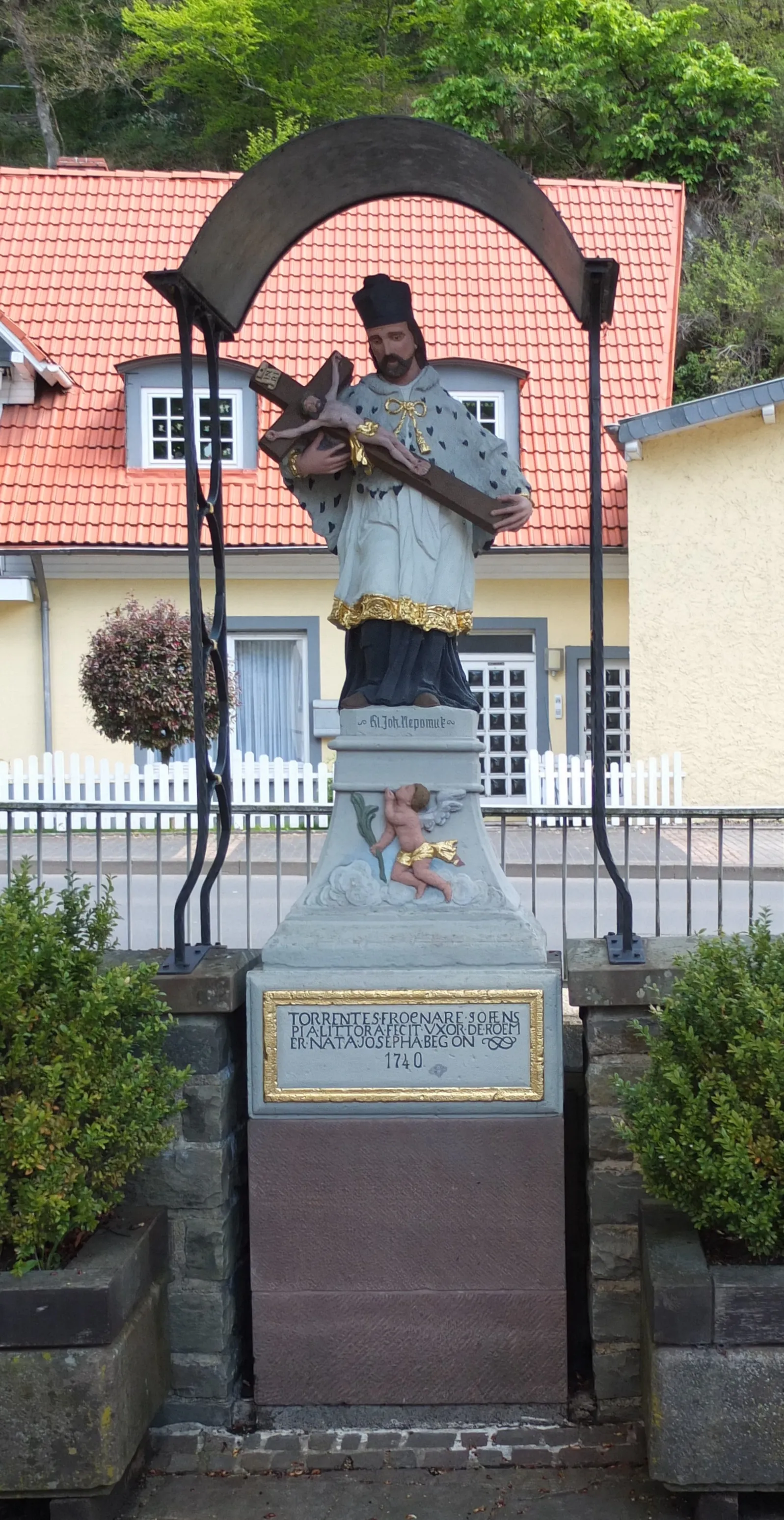 Photo showing: Staute (1740) of Saint John of Nepomuk in Neuerburg (Eifel), Germany.