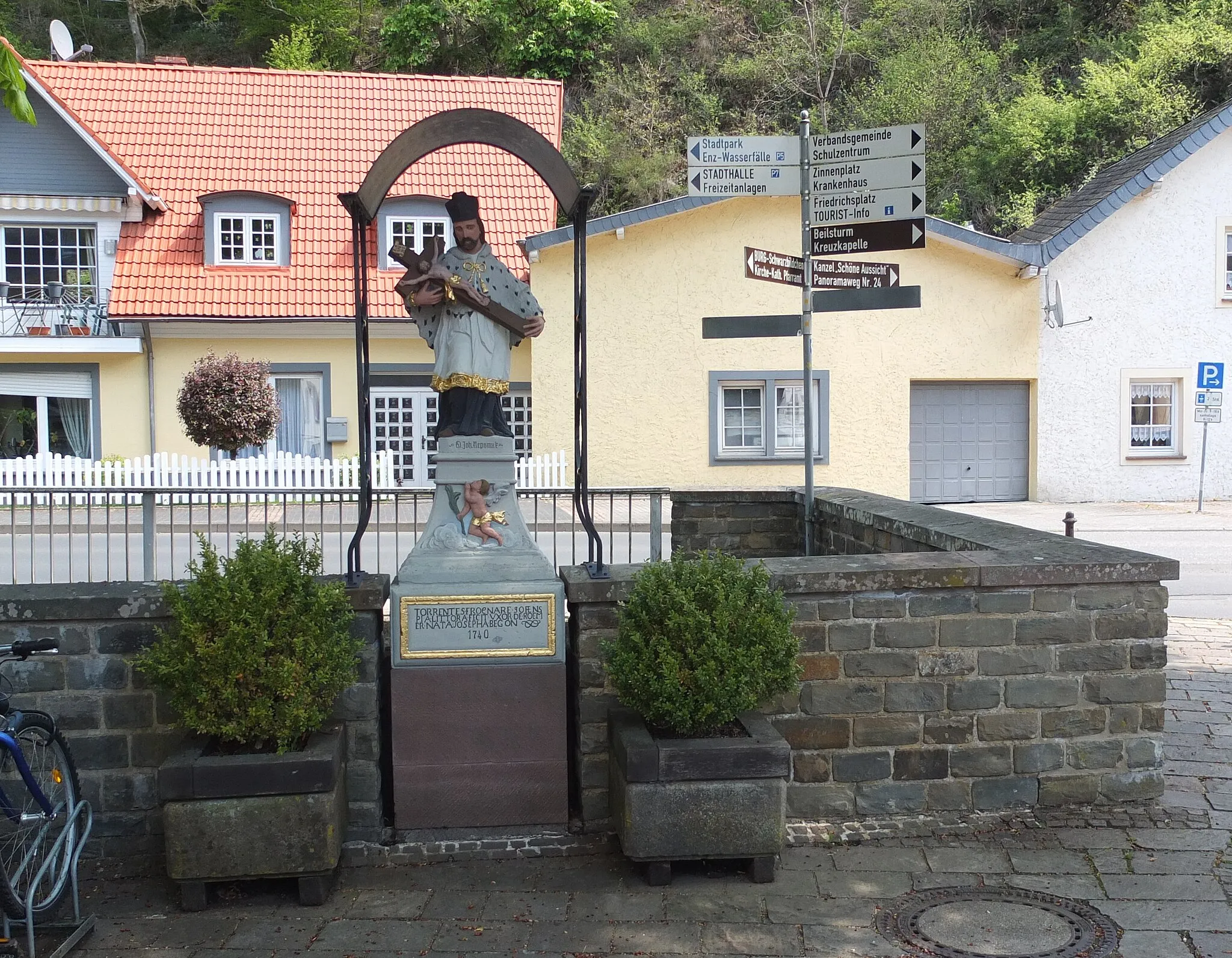 Photo showing: Staute (1740) of Saint John of Nepomuk in Neuerburg (Eifel), Germany.