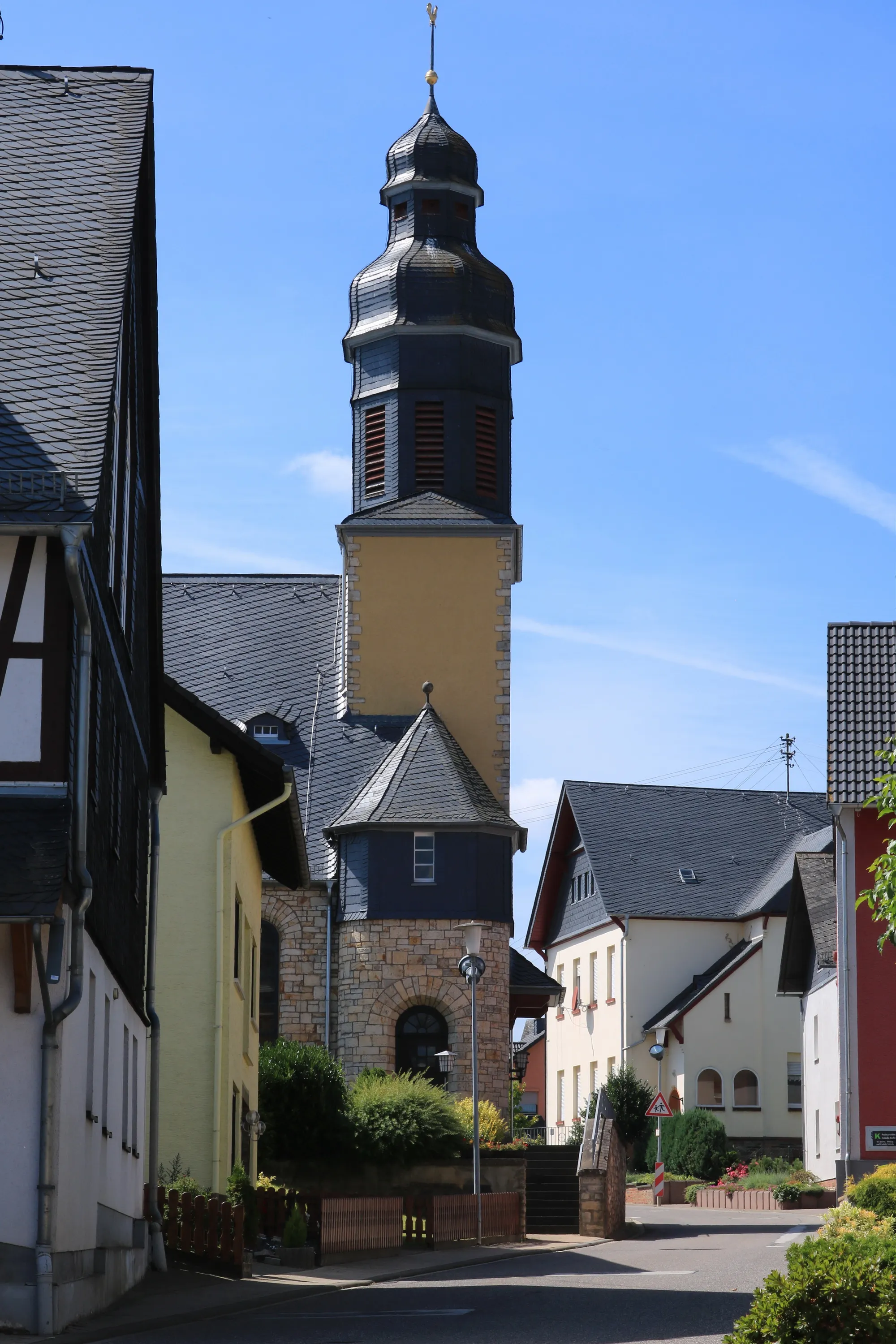 Photo showing: Dickenschied Evangelische Kirche von Westen