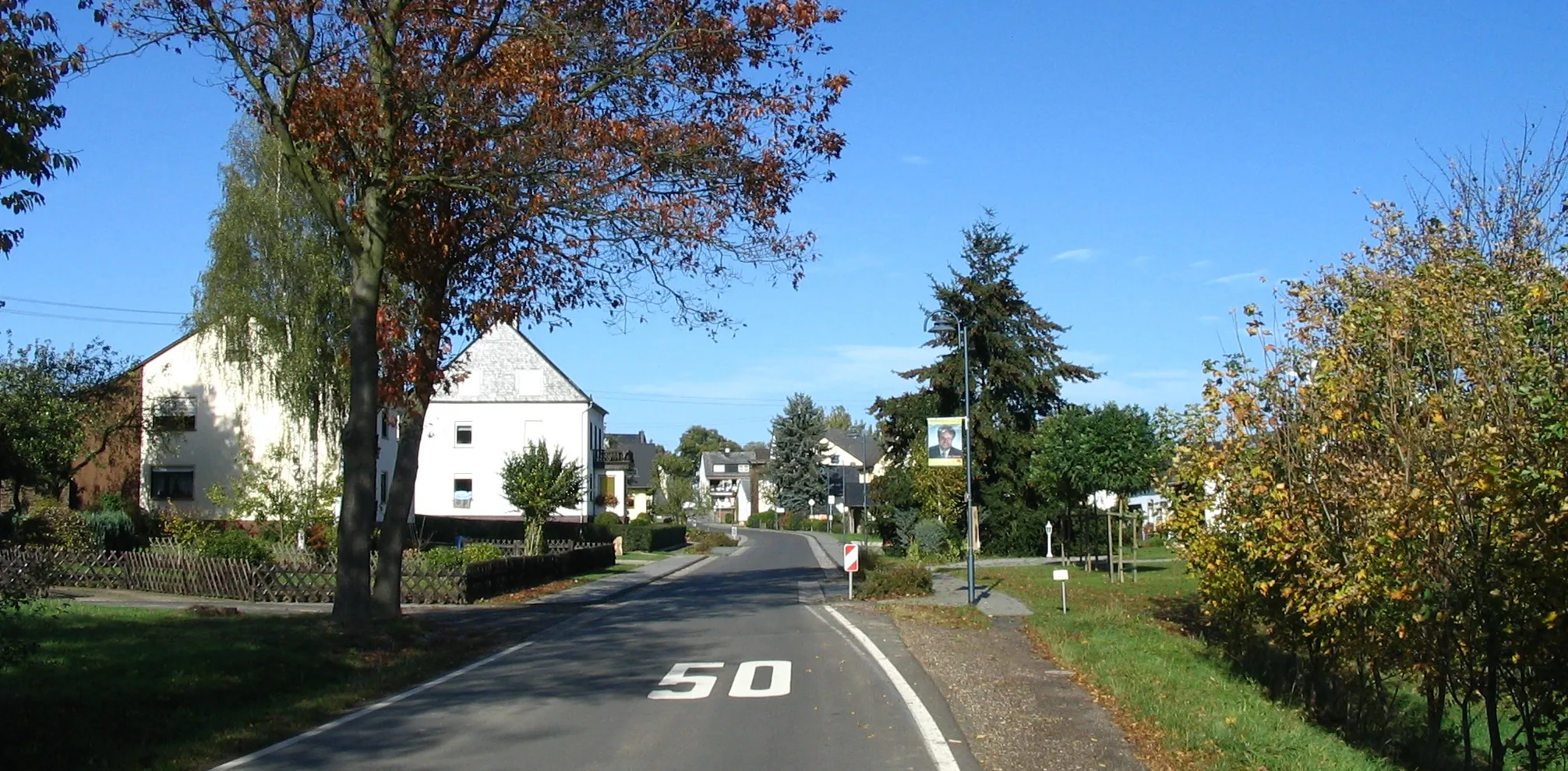 Photo showing: Nieder Kostenz/Hunsrück Dorfstrasse