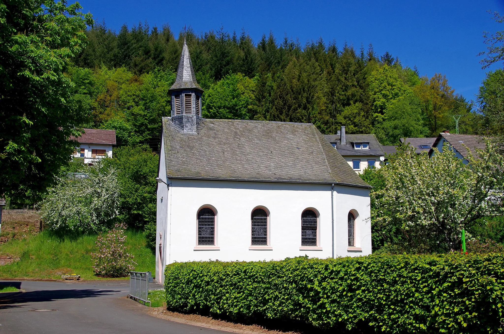 Photo showing: St. Antonius (Balesfeld), Südostseite